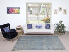 Alfombra turca vintage teñida de azul para interiores modernos