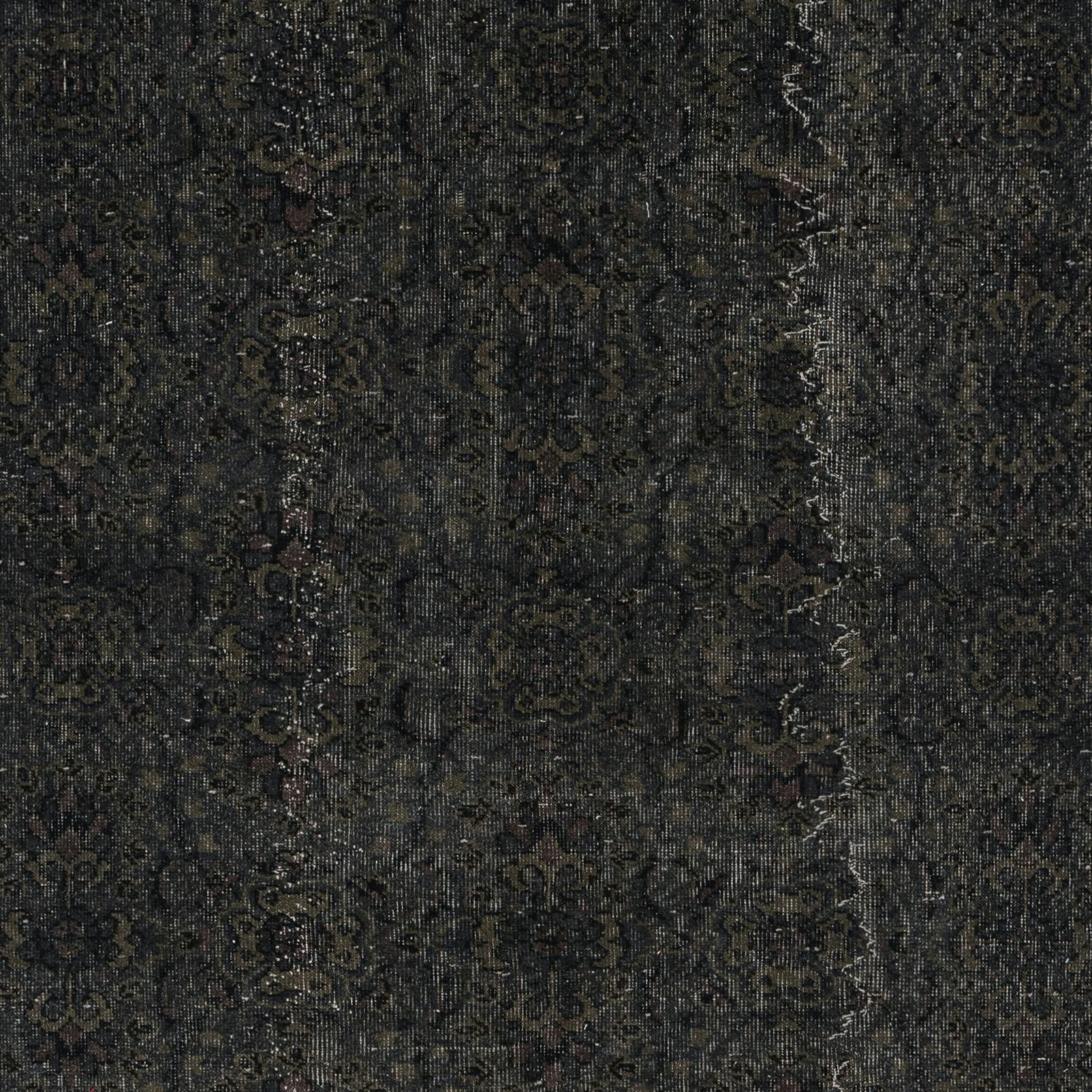 5.6x9.3 Ft Overdyed Schwarzer Teppich. Handgefertigter türkischer Vintage-Teppich für das Wohnzimmer (Türkisch) im Angebot