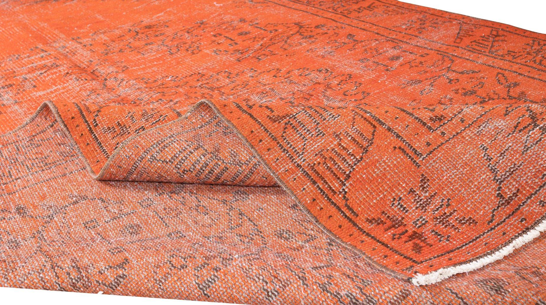 Modern 5.6x9.3 Ft Vintage Handmade Anatolian Medallion Pattern Wool Area Rug in Orange For Sale