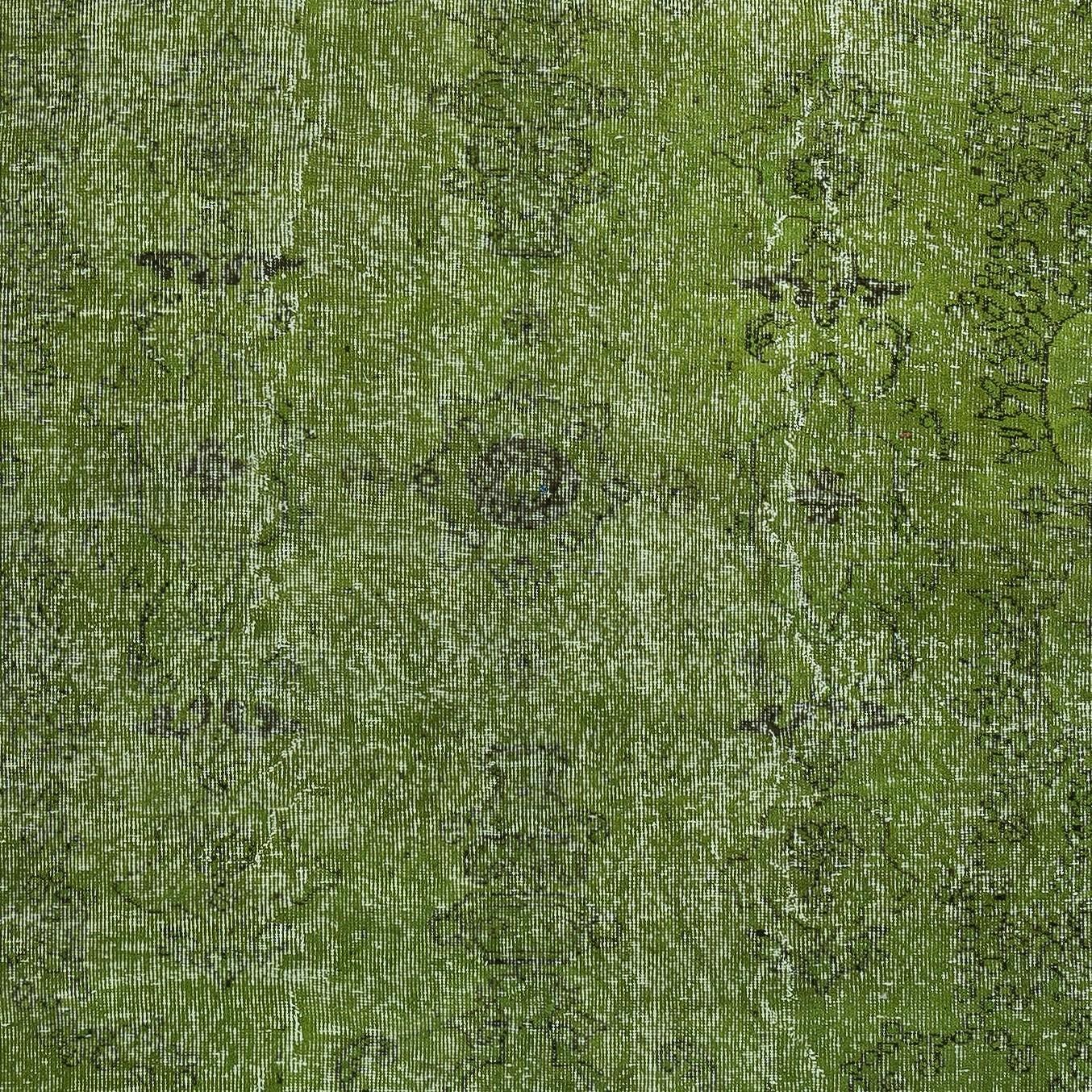 5.6x9.4 Ft Green Color Wool Area Rug for Modern Interiors, Handmade in Turkey In Good Condition For Sale In Spring Valley, NY