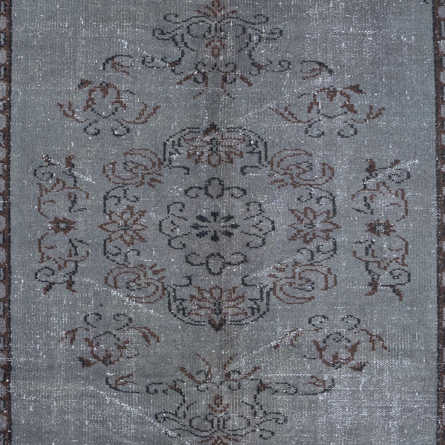 20th Century 5.6x9.4 Ft Modern Gray Handmade Area Rug, Turkish Carpet with Medallion Design For Sale
