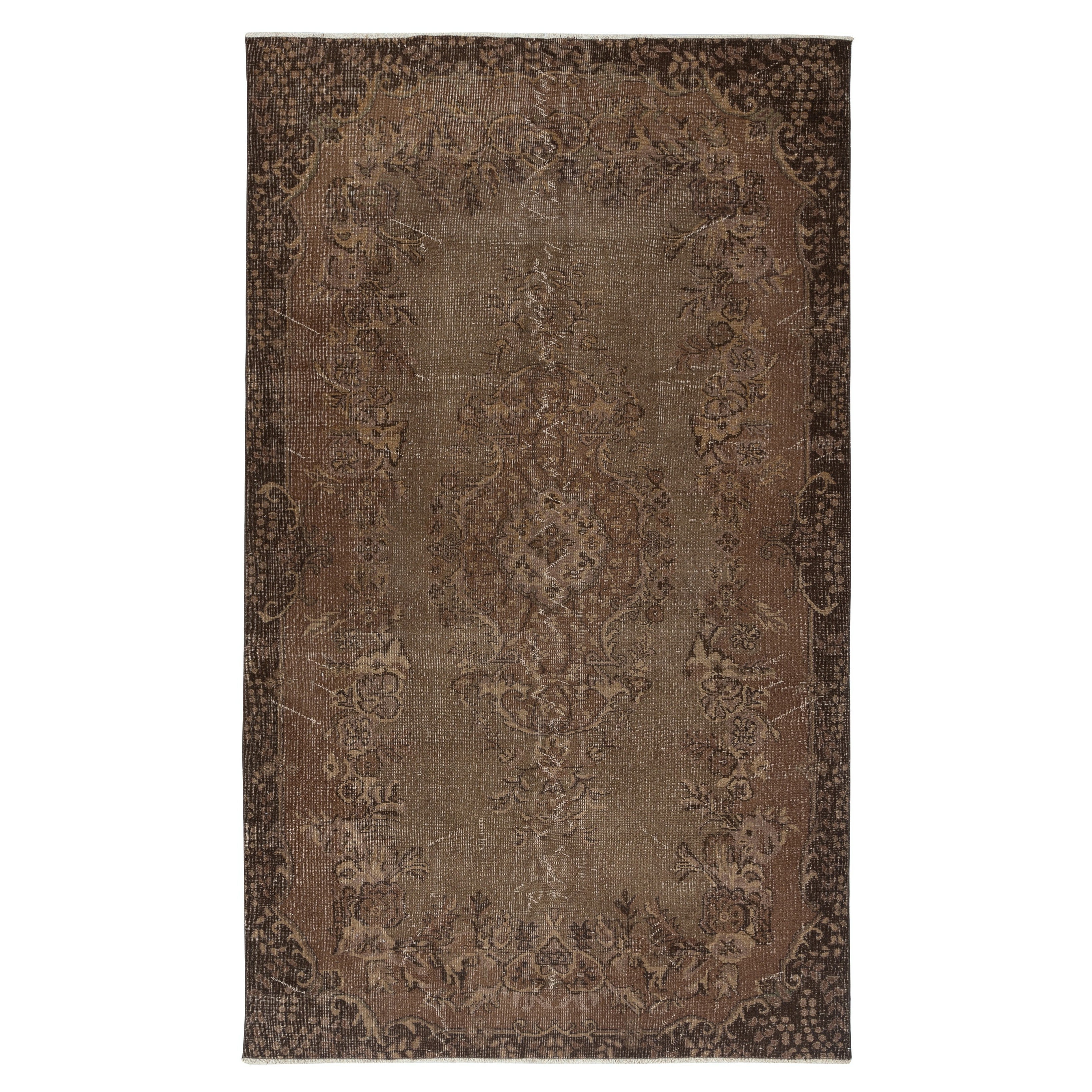 5.6x9.4 Ft Vintage Rug Redyed in Braun für moderne Interieurs. Handgefertigt in der Türkei