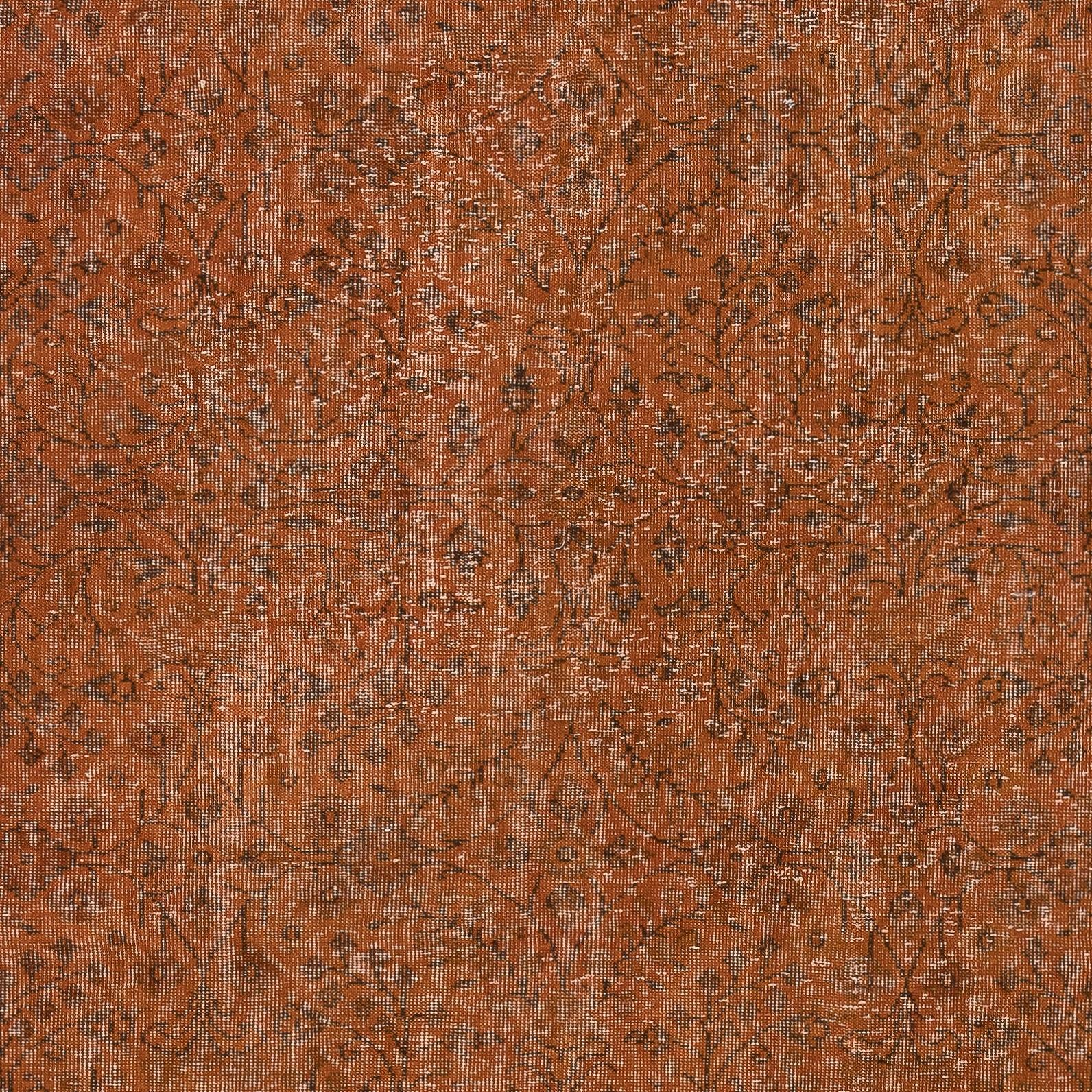 Annodato a mano Tappeto vintage turco 5.6x9.4 Ft tinto in arancione per interni moderni in vendita