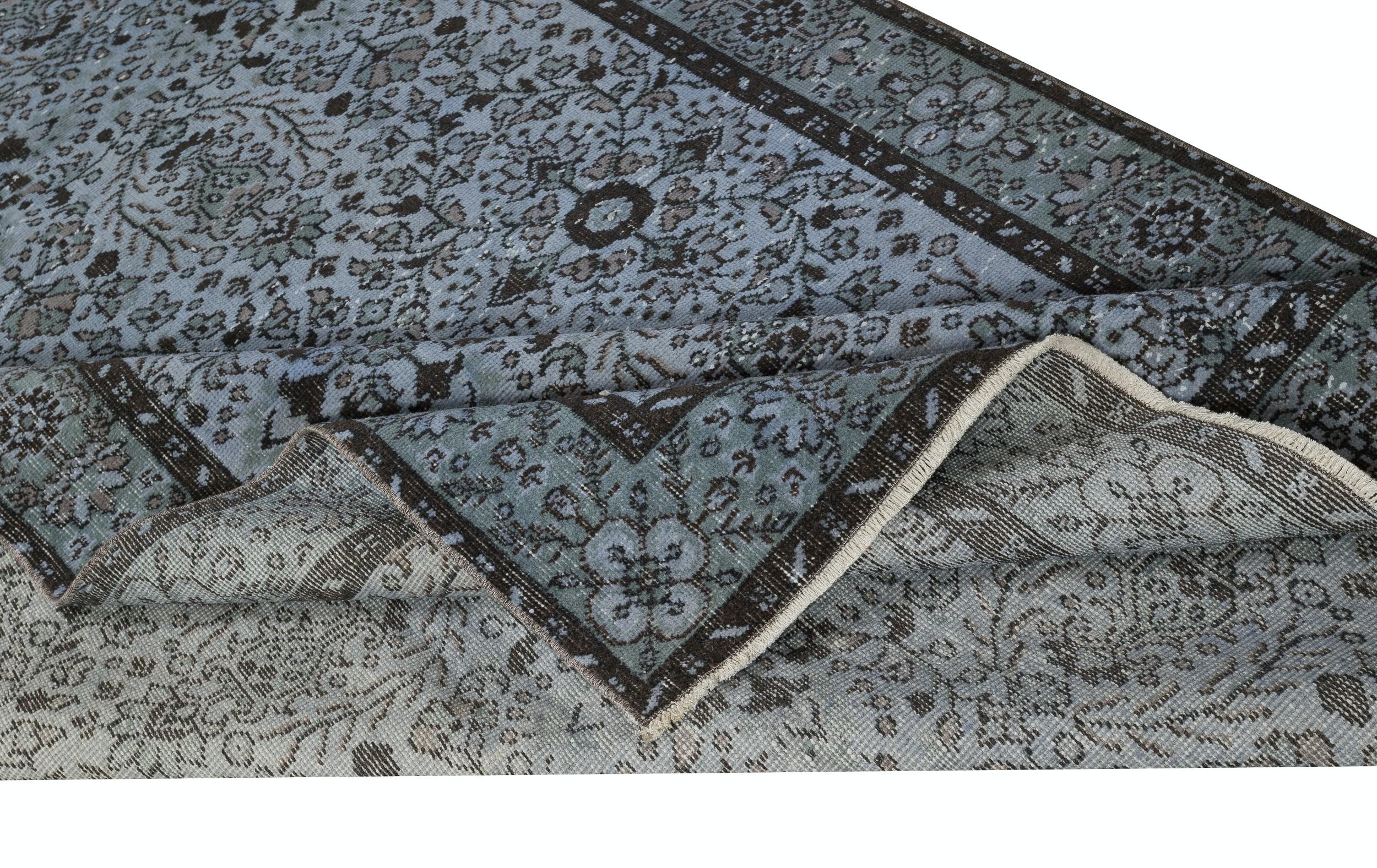 5.6x9.6 Ft zeitgenössische handgefertigte blaue Farbe türkischen Bereich Teppich mit floralen Design (Moderne) im Angebot