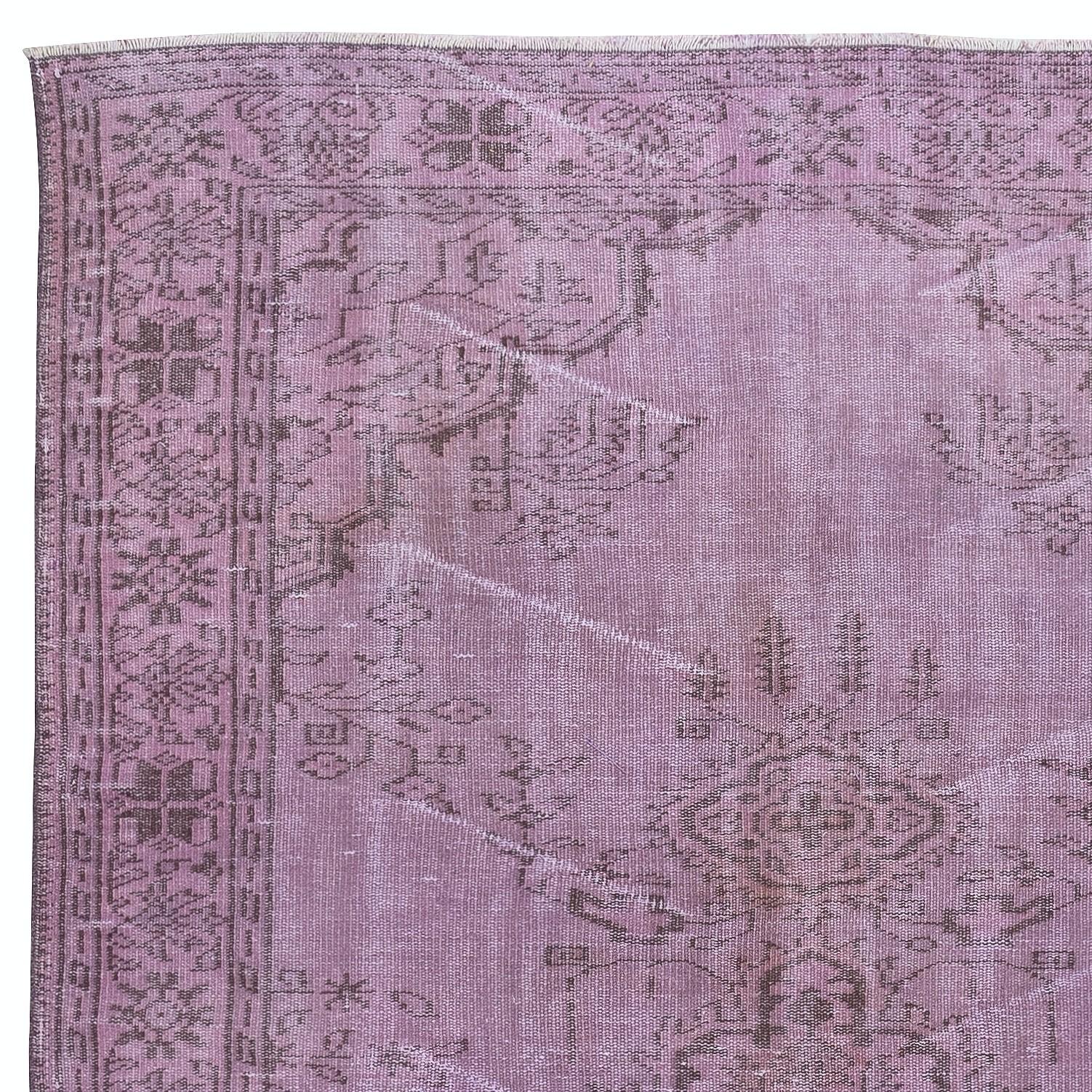 5.6x9.6 Ft Handgeknüpfter türkischer Teppich in antiker Bacterial-Lila-Farbe, handgeknüpft (Türkisch) im Angebot