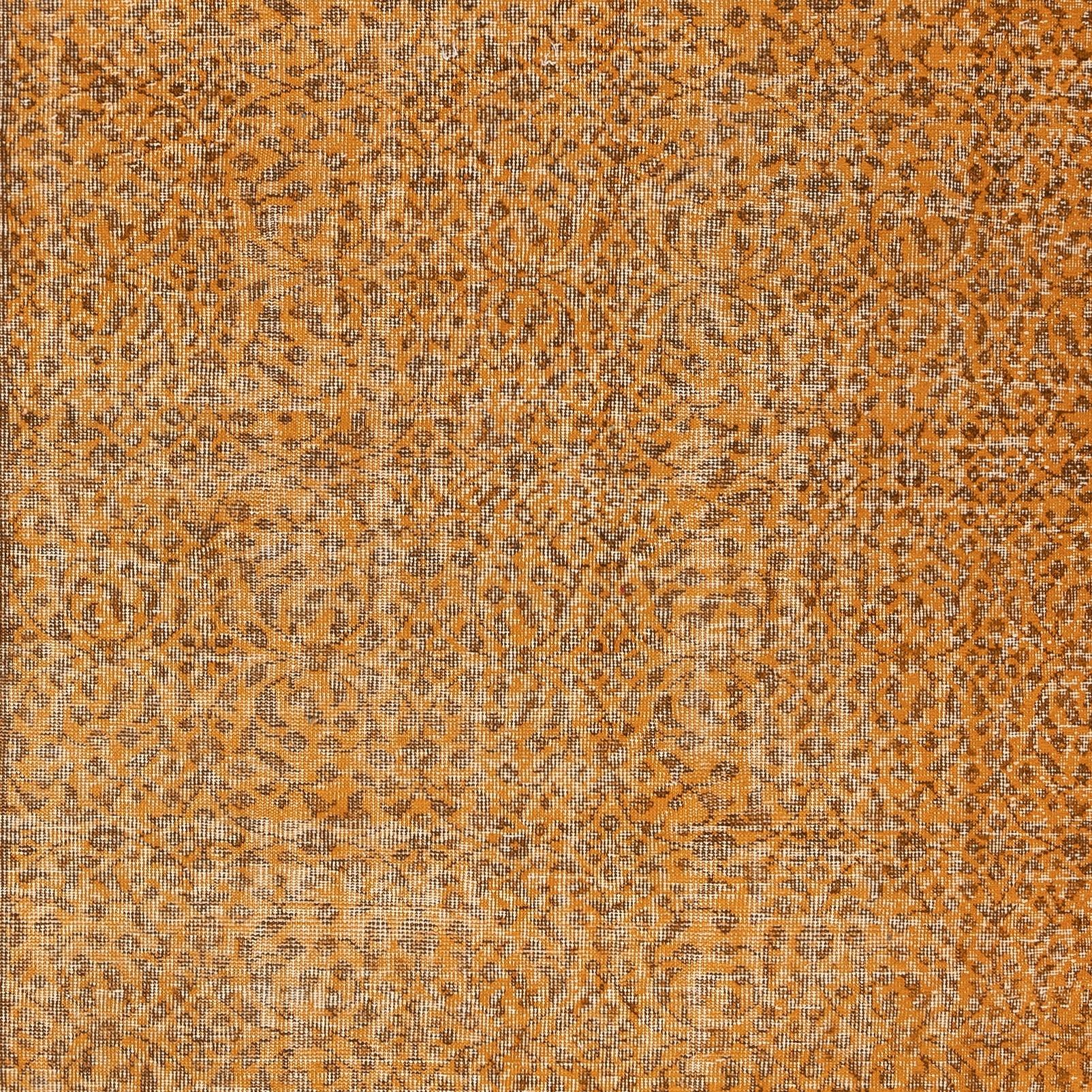 Turco Tappeto turco vintage fatto a mano 5.6x9.6 Ft tinto di arancione per interni moderni in vendita