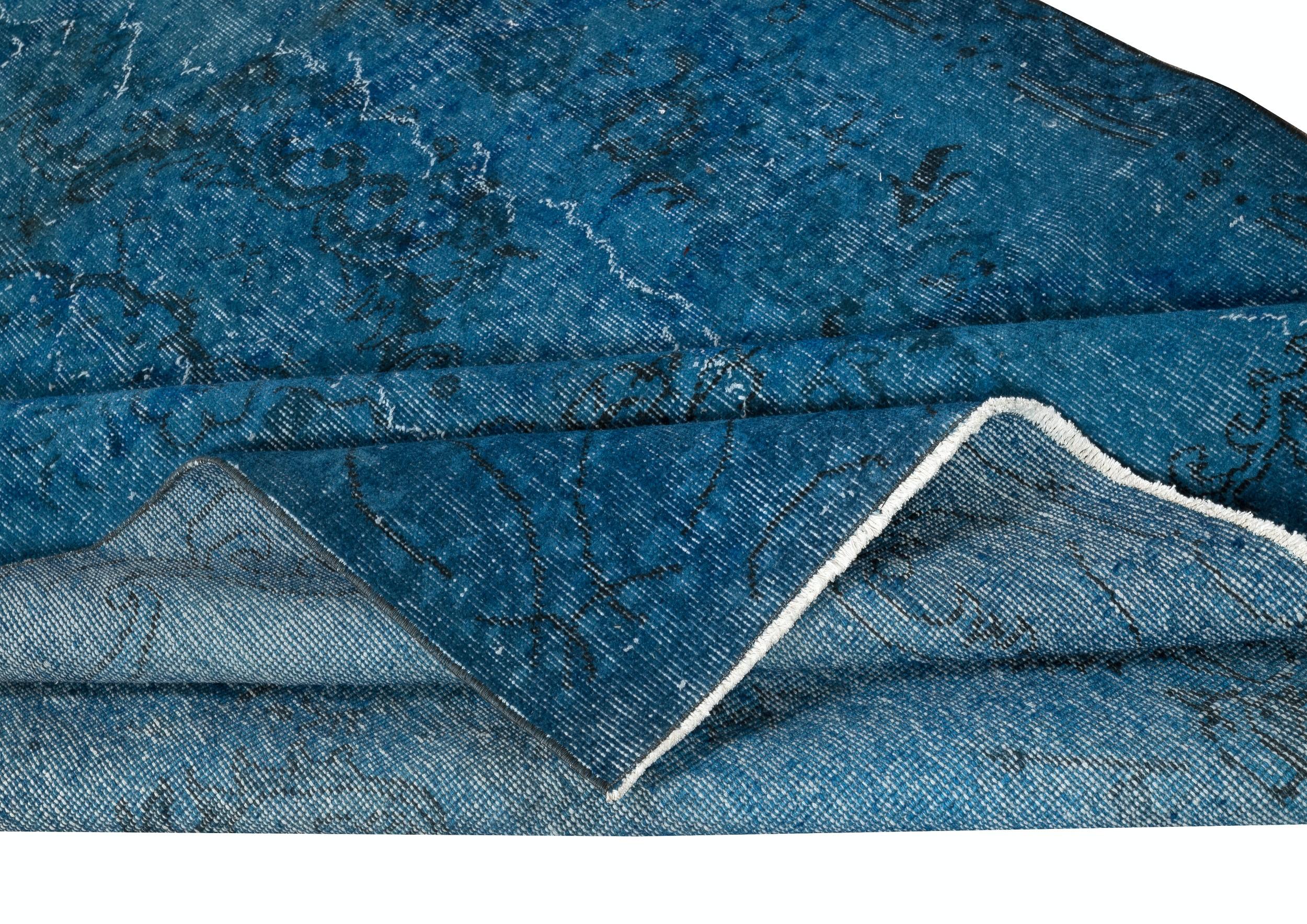 5.6x9.6 Ft Türkischer Vintage-Teppich in Blau, rot lackiert, für moderne Inneneinrichtungen (Moderne) im Angebot