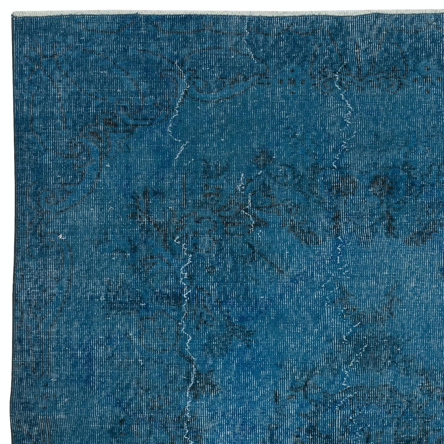 5.6x9.6 Ft Türkischer Vintage-Teppich in Blau, rot lackiert, für moderne Inneneinrichtungen (Handgeknüpft) im Angebot