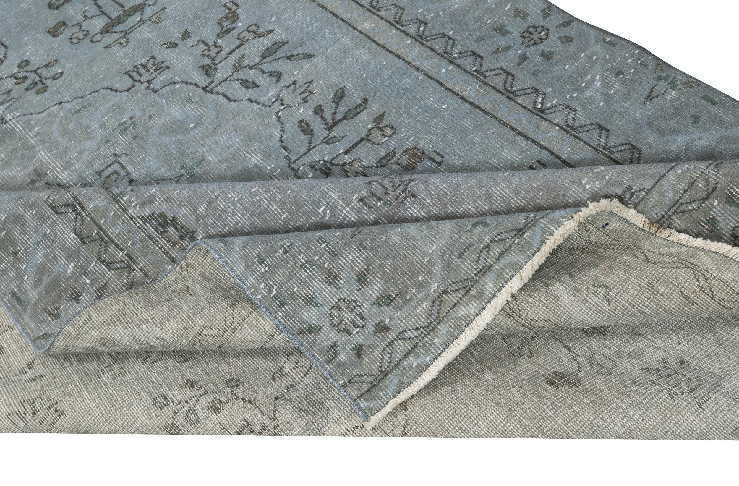 Moderne 5.6x9.7 Ft Blue Area Rug for Contemporary Interiors, Handmade in Turkey (Tapis de sol bleu pour intérieurs contemporains, fait à la main en Turquie) en vente