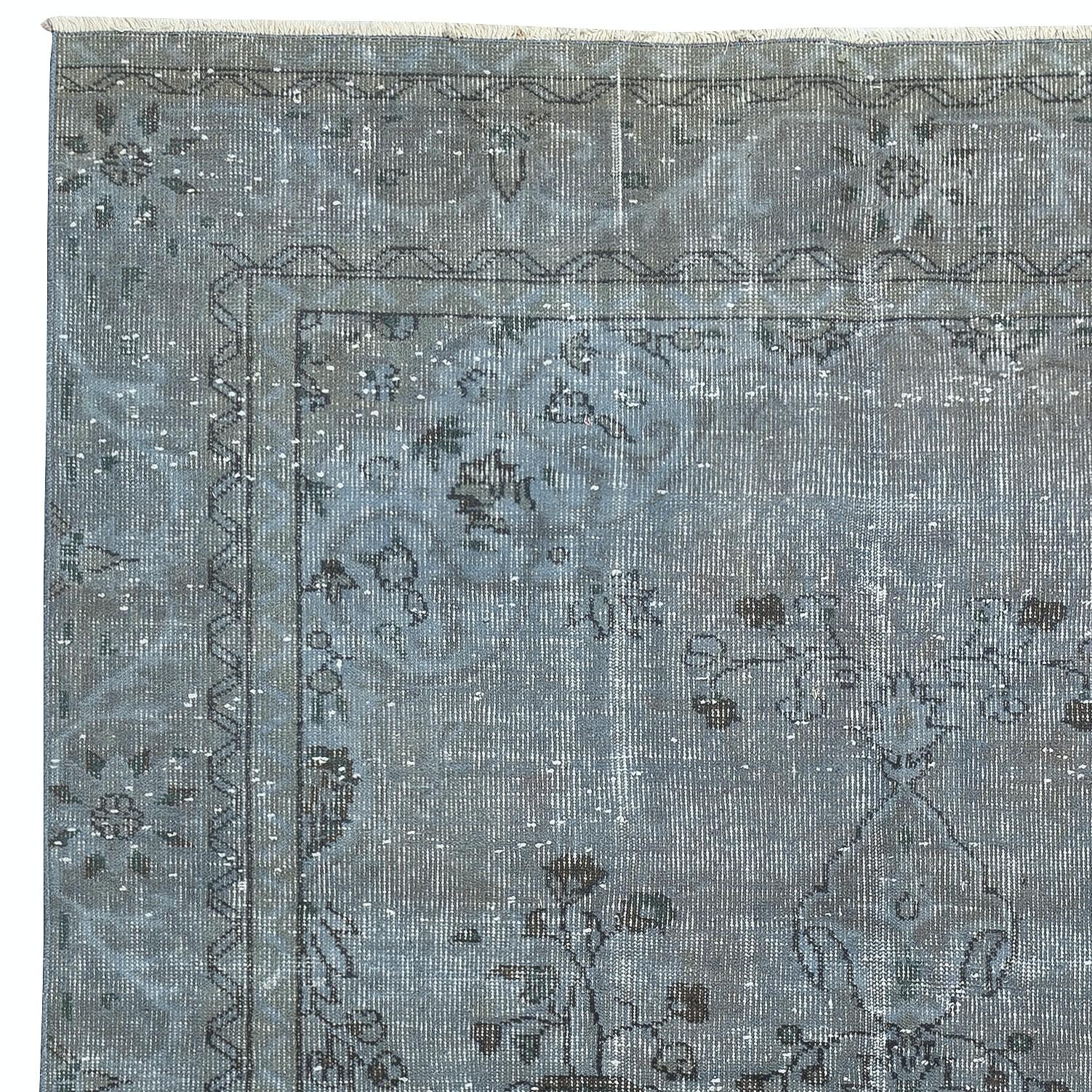 Turc 5.6x9.7 Ft Blue Area Rug for Contemporary Interiors, Handmade in Turkey (Tapis de sol bleu pour intérieurs contemporains, fait à la main en Turquie) en vente