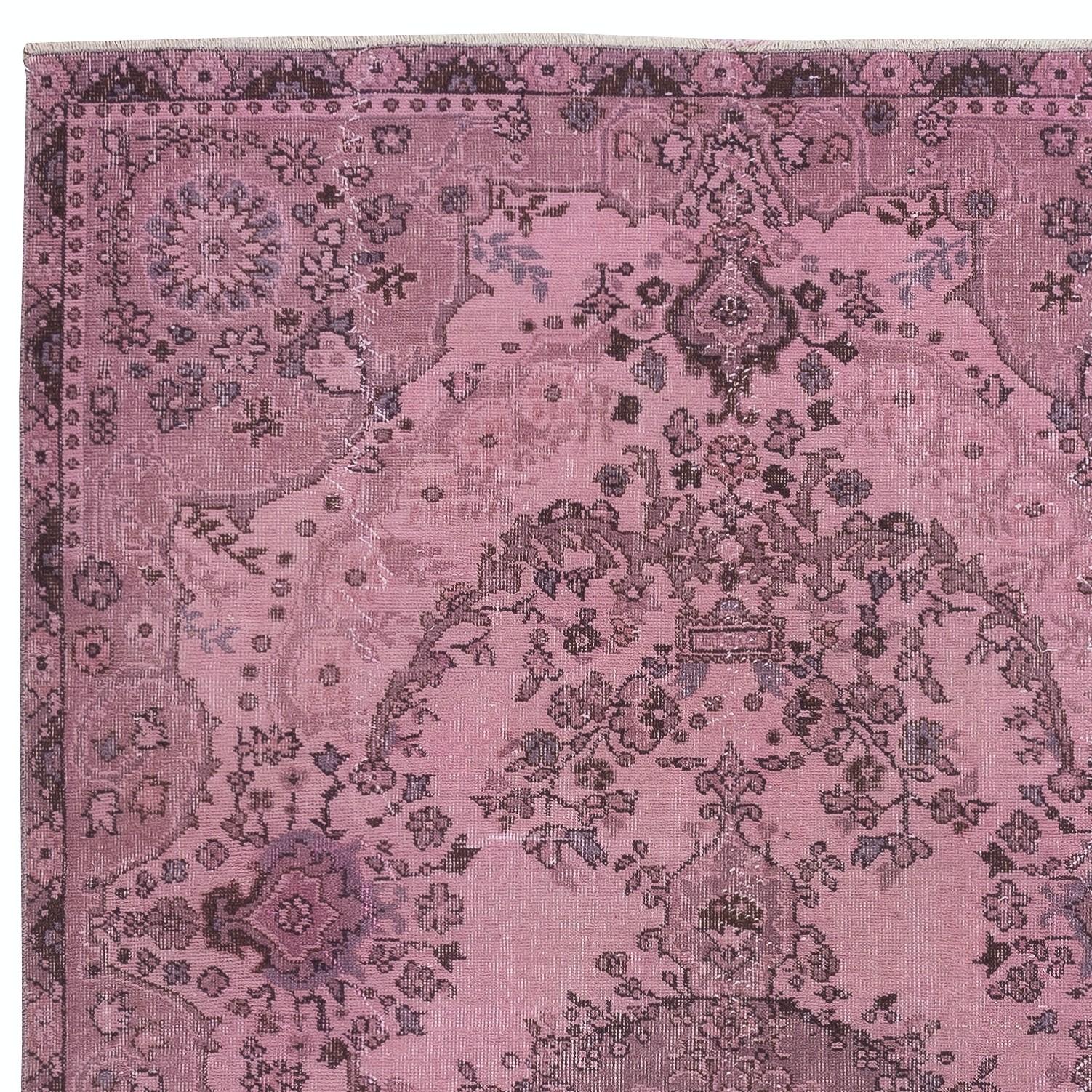 5.6x9.7 Ft Moderner rosafarbener Over-Dyed Handgefertigter türkischer Teppich. Bohemian Home Decor (Handgeknüpft) im Angebot
