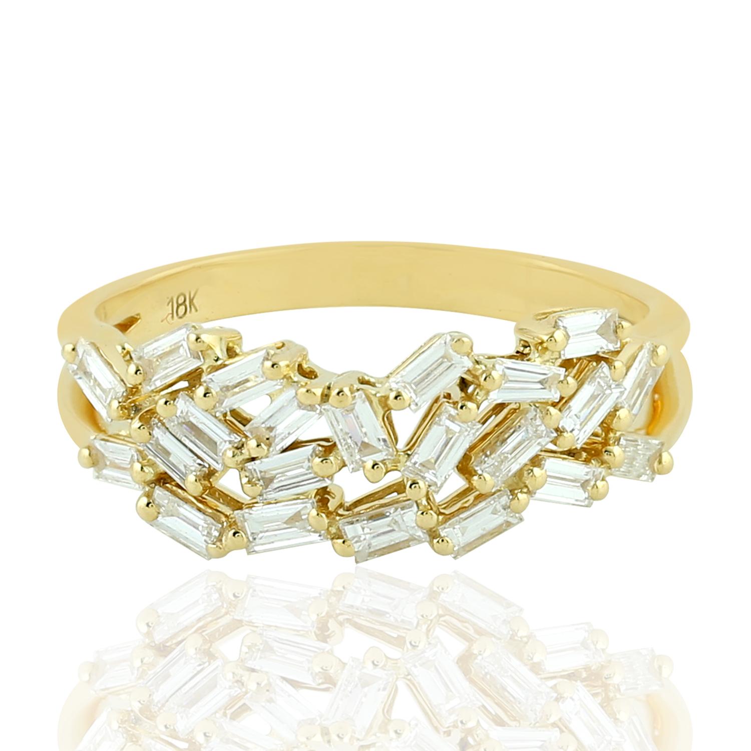 Anello in oro 18 carati con diamante baguette da 0,57 carati In condizioni Nuovo in vendita a Hoffman Estate, IL