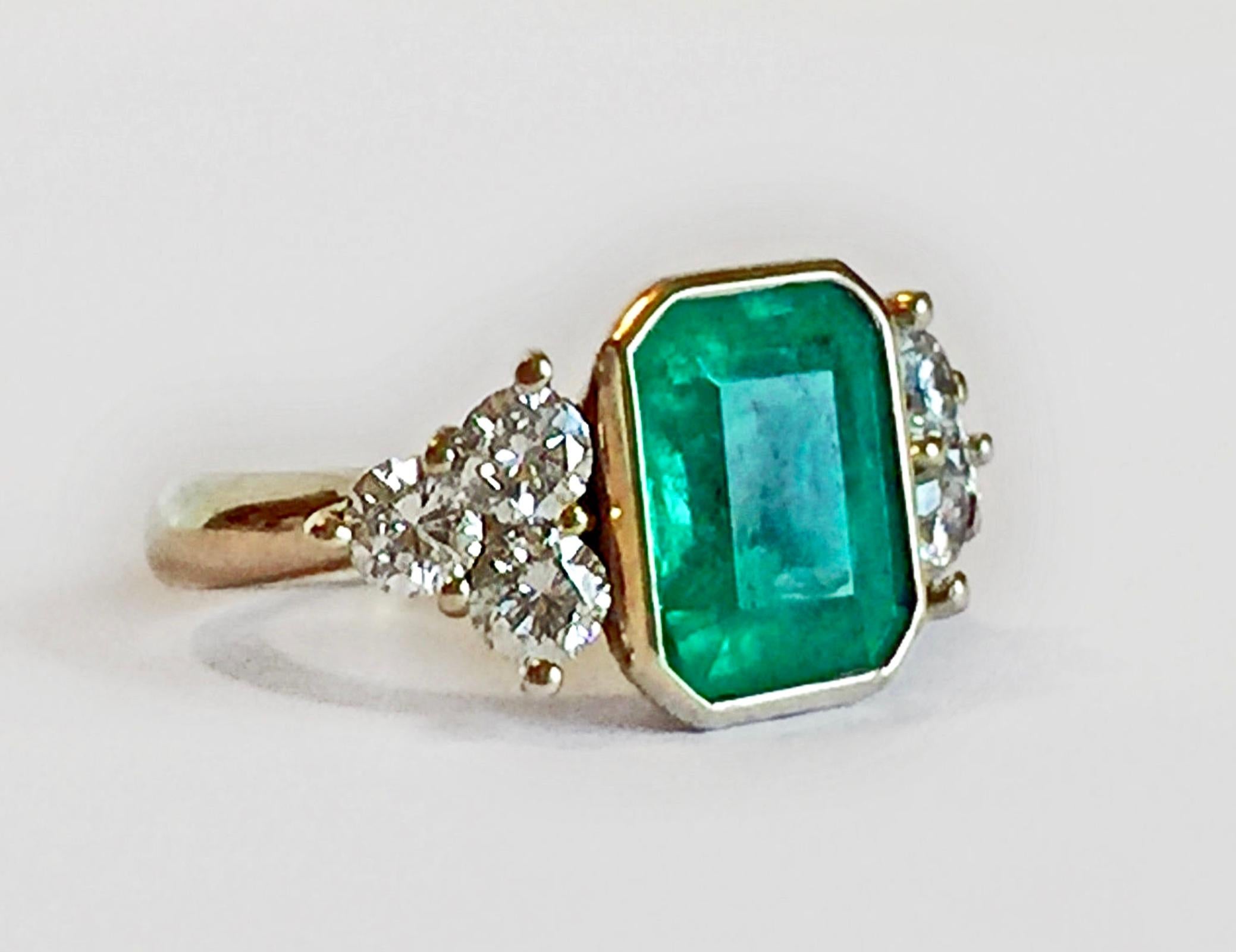 Contemporary 5.7 Carat Colombian Emerald Diamond Engagement Ring 18 Karat