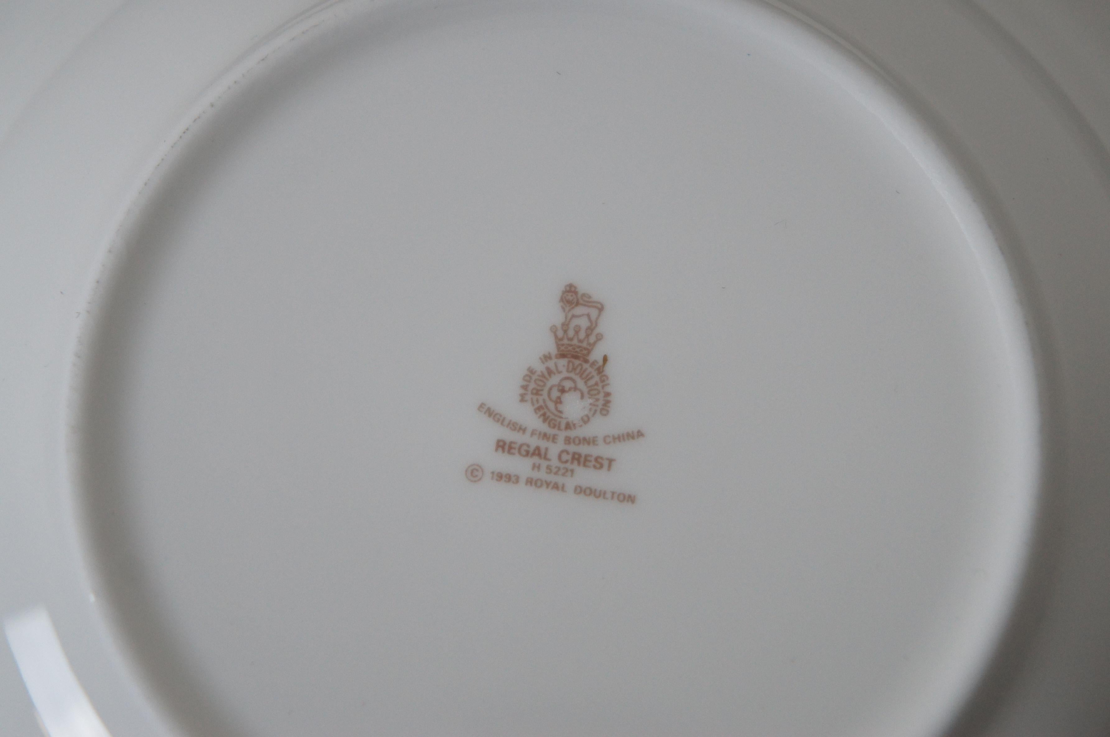 20th Century 57 Pc Royal Doulton Regal Crest H5221 English Bone China Dinnerware Set, 1993 For Sale