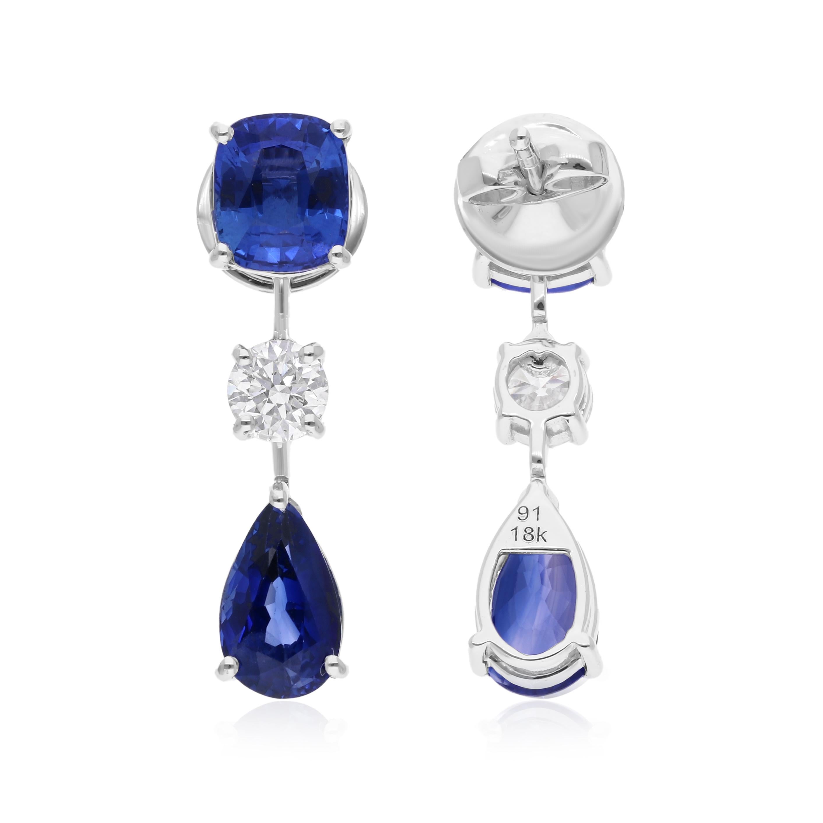 Coulées dans de l'or 18 carats, ces boucles d'oreilles exquises sont serties d'un saphir bleu de 5,70 carats et de diamants étincelants de 0,62 carat.

Suivez la vitrine de Spectrum Jewels pour découvrir la dernière collection et les pièces