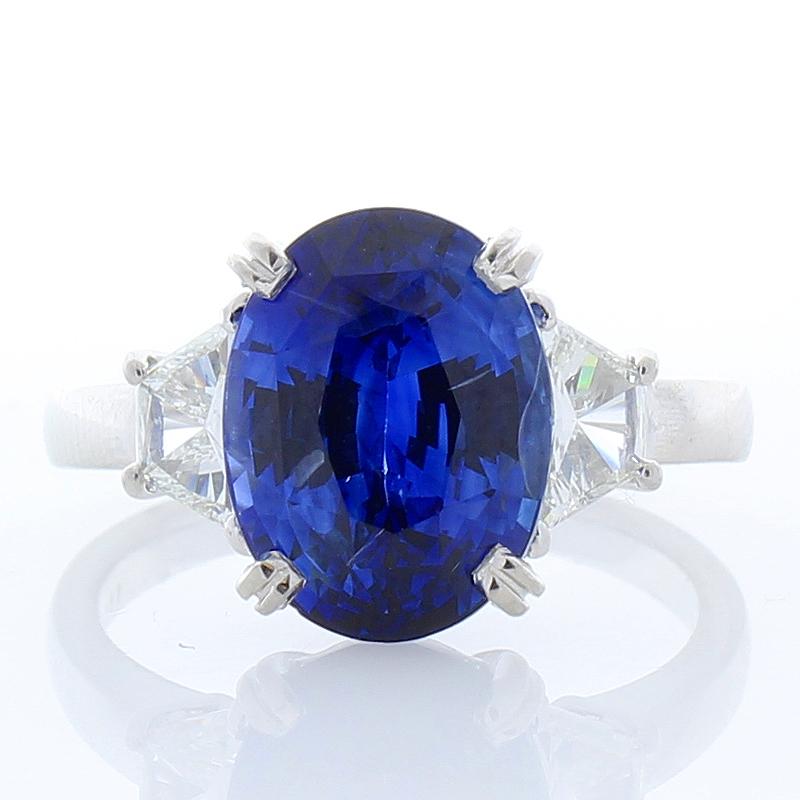 5.70 Carat Cushion Cut Blue Sapphire and Diamond Cocktail Ring in Platinum In New Condition In Chicago, IL