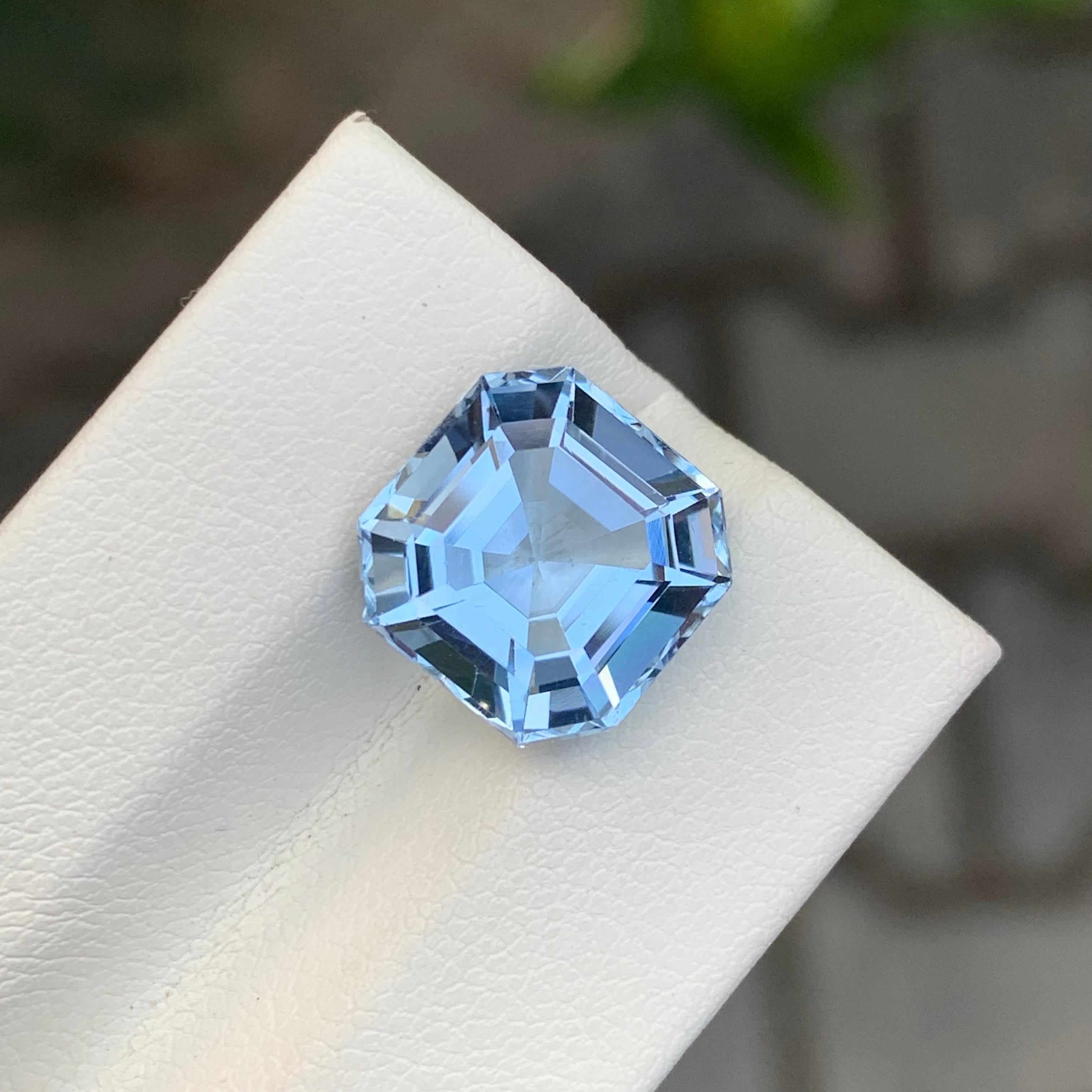 5.70 Carat Lovely Loose Aquamarine Goshenite Square Shape Gem For Sale 5