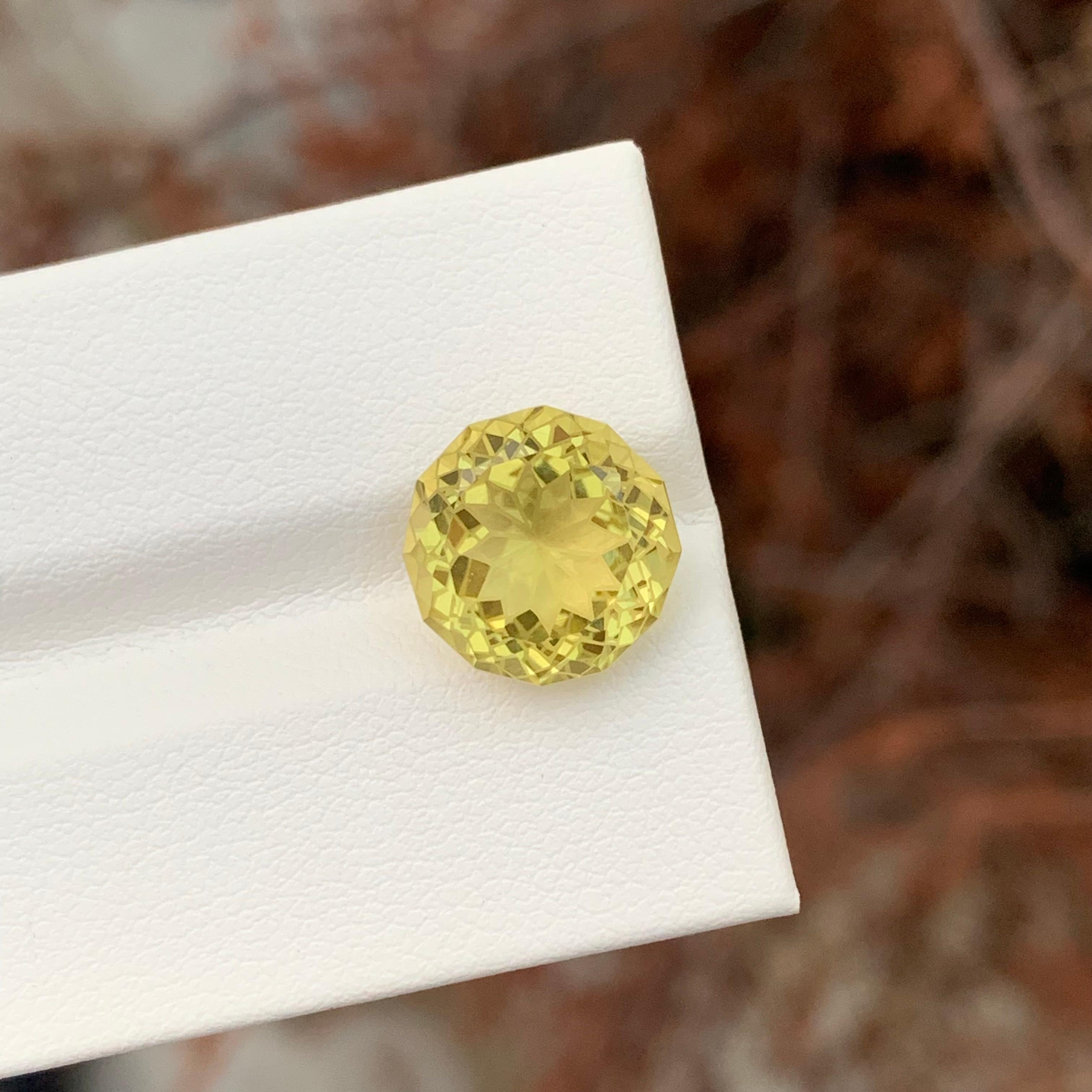 Round Cut 5.70 Carat Natural Loose Lemon Quartz Round Shape Gemstone For Sale