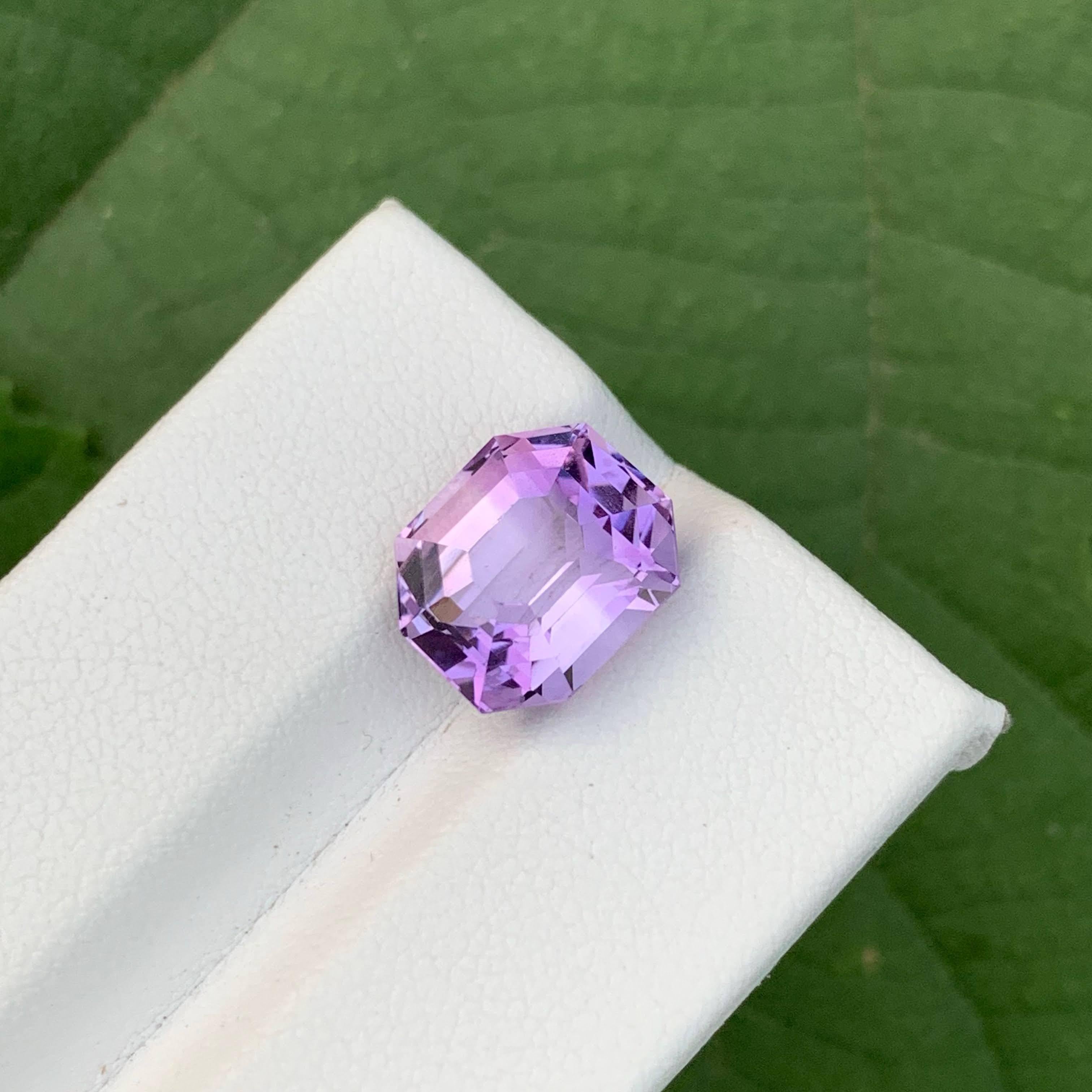 5,70 Karat Natürlicher Loser Hellvioletter Amethyst Smaragdschliff Brasilianischer Edelstein für Damen oder Herren im Angebot