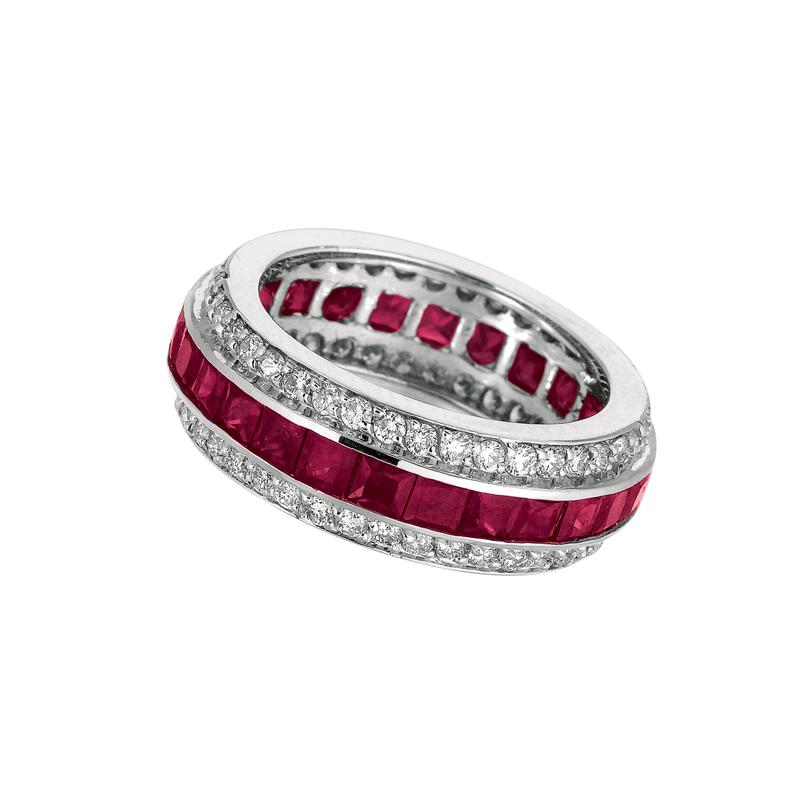 Anillo Eternidad Rubí Natural y Diamante 5,70 Quilates Oro Blanco 14 Kilates Contemporáneo en venta