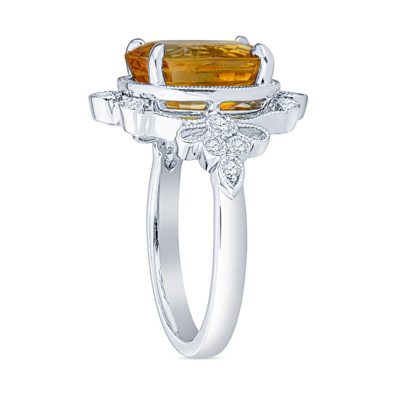5.70 Carat Orange-Yellow Oval Cut Sapphire w/ 0.20ctw Diamond Accent Ring In New Condition For Sale In Houston, TX