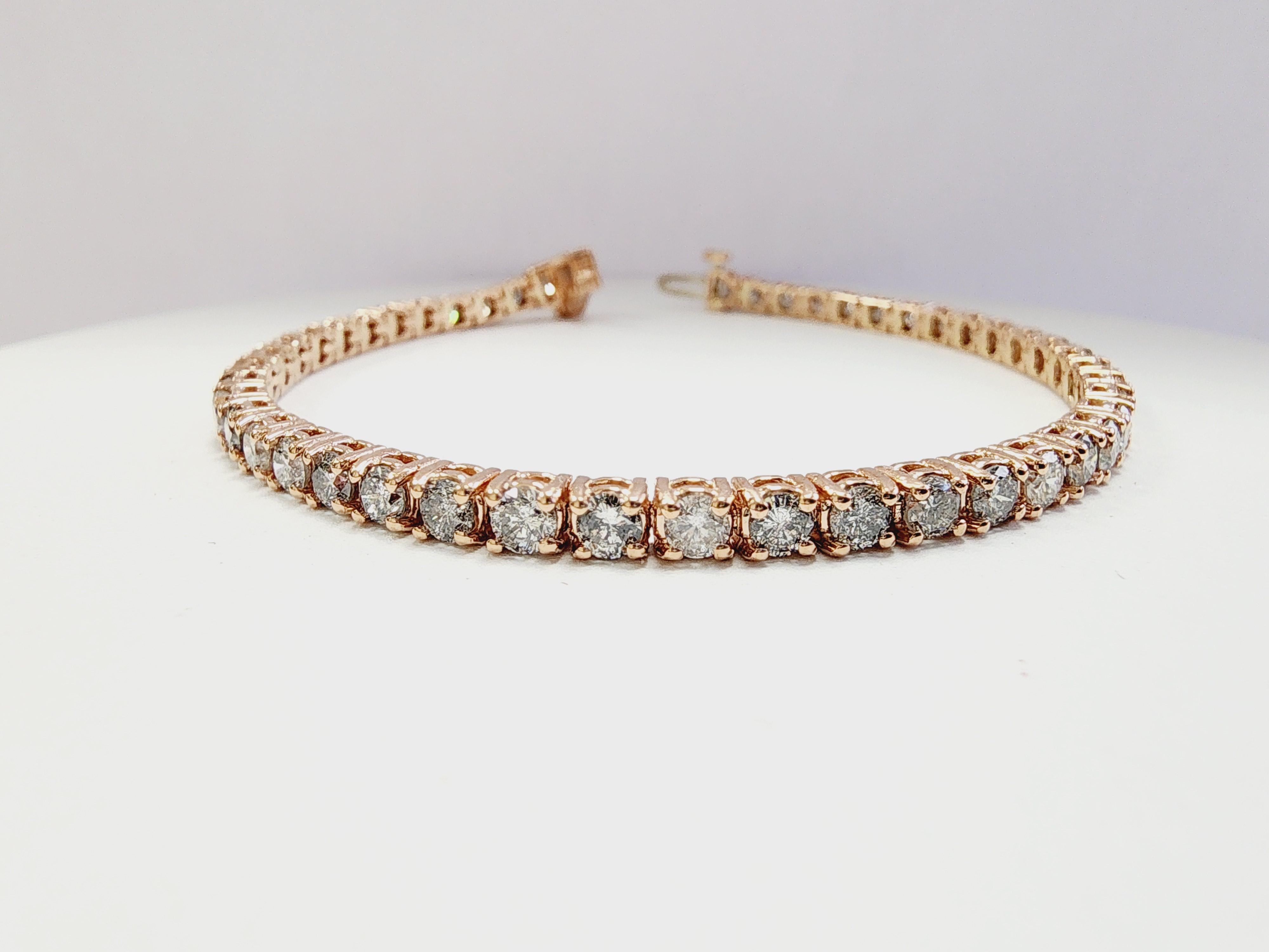 5.70 Carat Round Brilliant Natural Diamond Tennis Bracelet 14 Karat Rose Gold For Sale 1