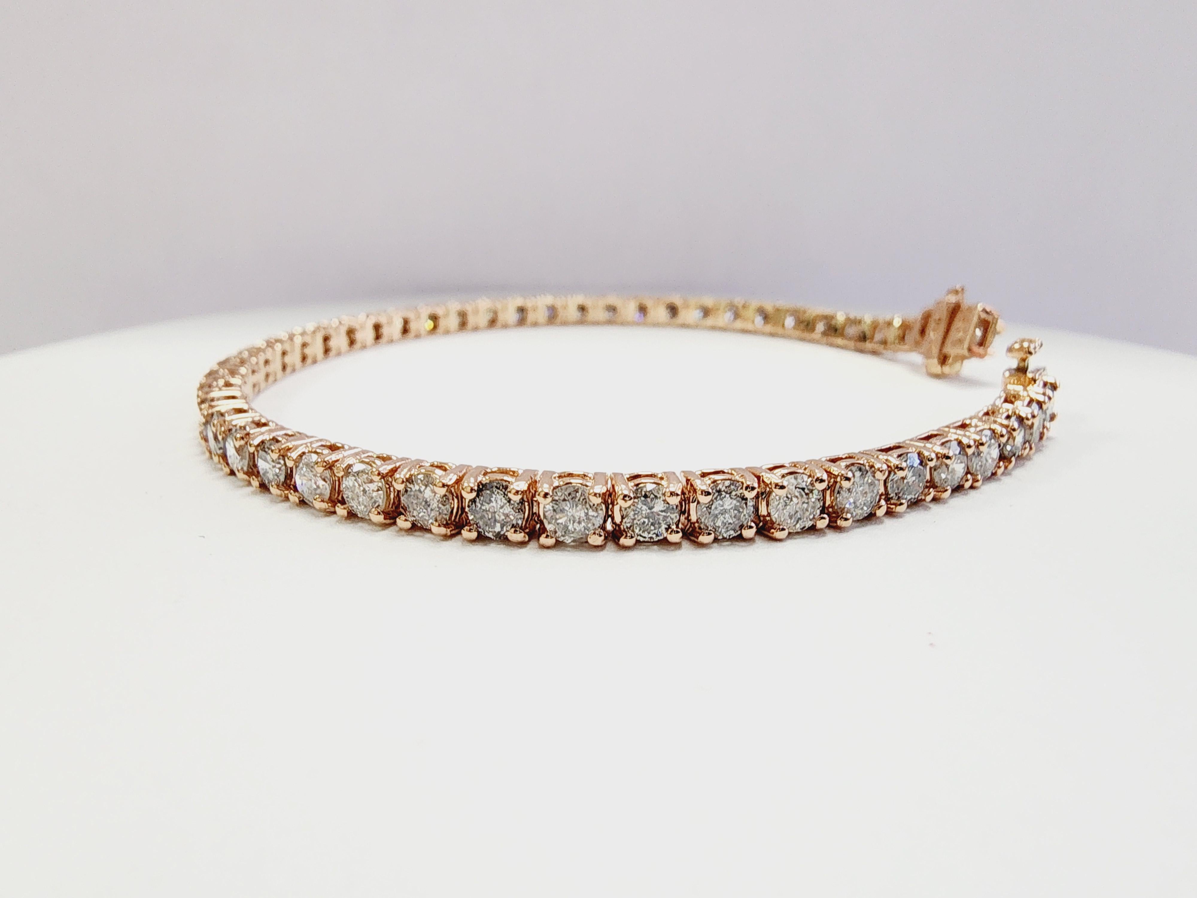5.70 Carat Round Brilliant Natural Diamond Tennis Bracelet 14 Karat Rose Gold For Sale 3
