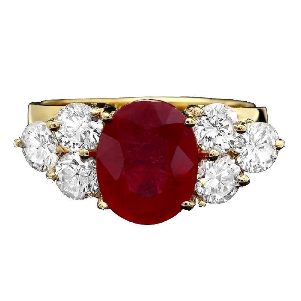 5.70 Carat Impressive Red Ruby and Natural Diamond 14 Karat Yellow Gold Ring In New Condition For Sale In Los Angeles, CA