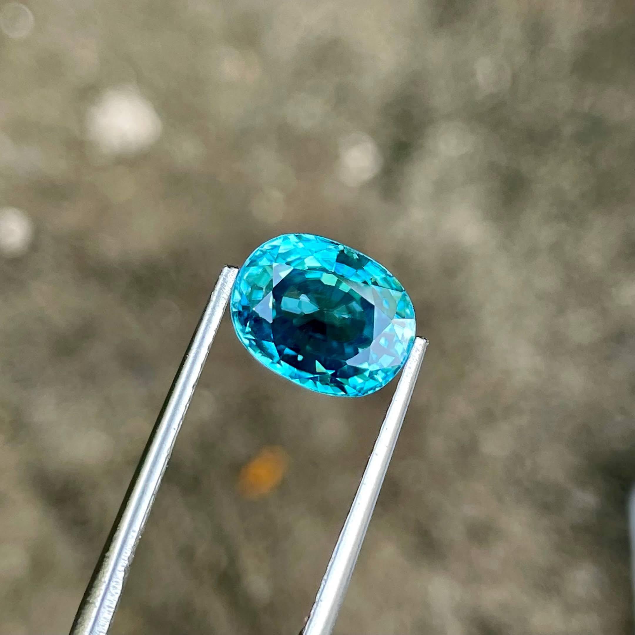 Modern 5.70 carats Loose Blue Zircon Stone Oval Cut Natural Cambodian Gemstone For Sale