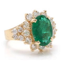 5.70 Carat Natural Emerald and Diamond 14 Karat Solid Yellow Gold Ring