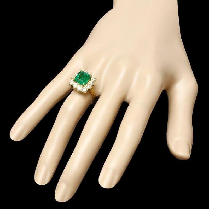 5.70 Carats Natural Emerald and Diamond 18K Solid Yellow Gold Ring In New Condition For Sale In Los Angeles, CA