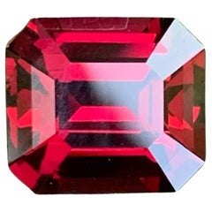 5.70 carats Reddish Pink Garnet Emerald Cut Natural African Gemstone (grenat rose rougeâtre taille émeraude)