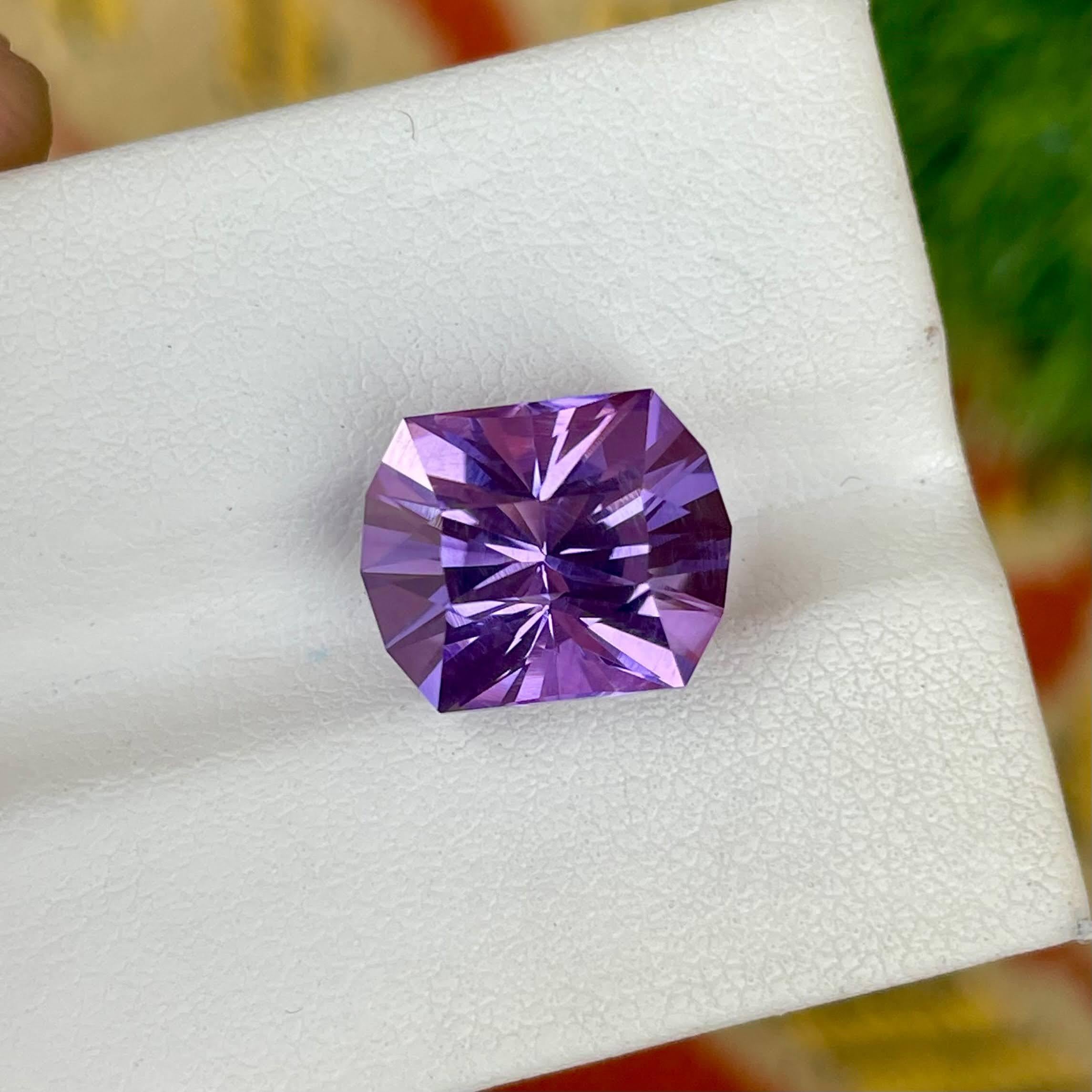 Taille mixte 5.70 carats Sweet Purple Amethyst Custom Precision Cut Natural Brazilian Stone (Améthyste violette douce taillée avec précision) en vente