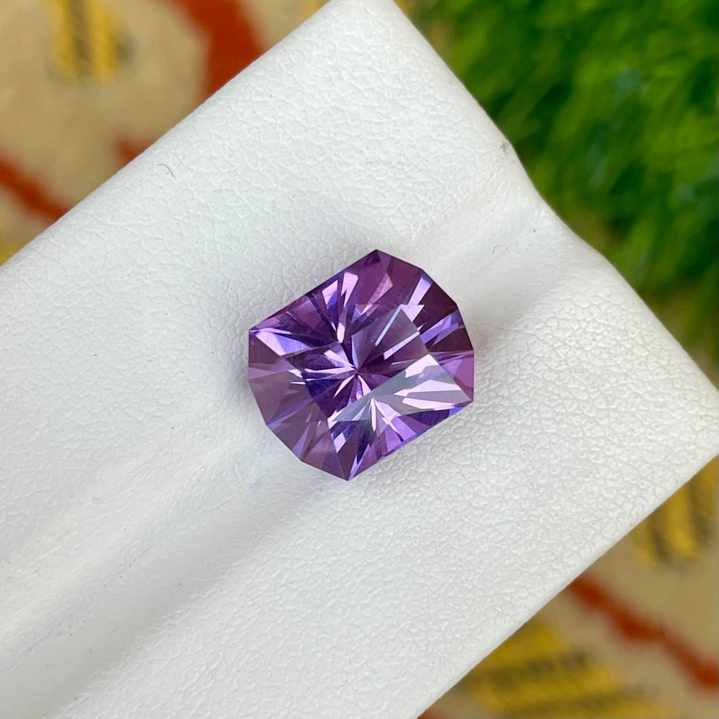 5.70 carats Sweet Purple Amethyst Custom Precision Cut Natural Brazilian Stone (Améthyste violette douce taillée avec précision) en vente 1