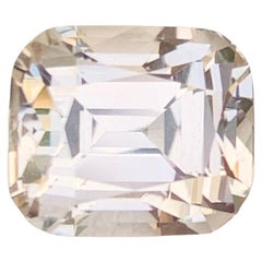 Pierre topaze pakistanaise naturelle taille coussin de 5.70 carats