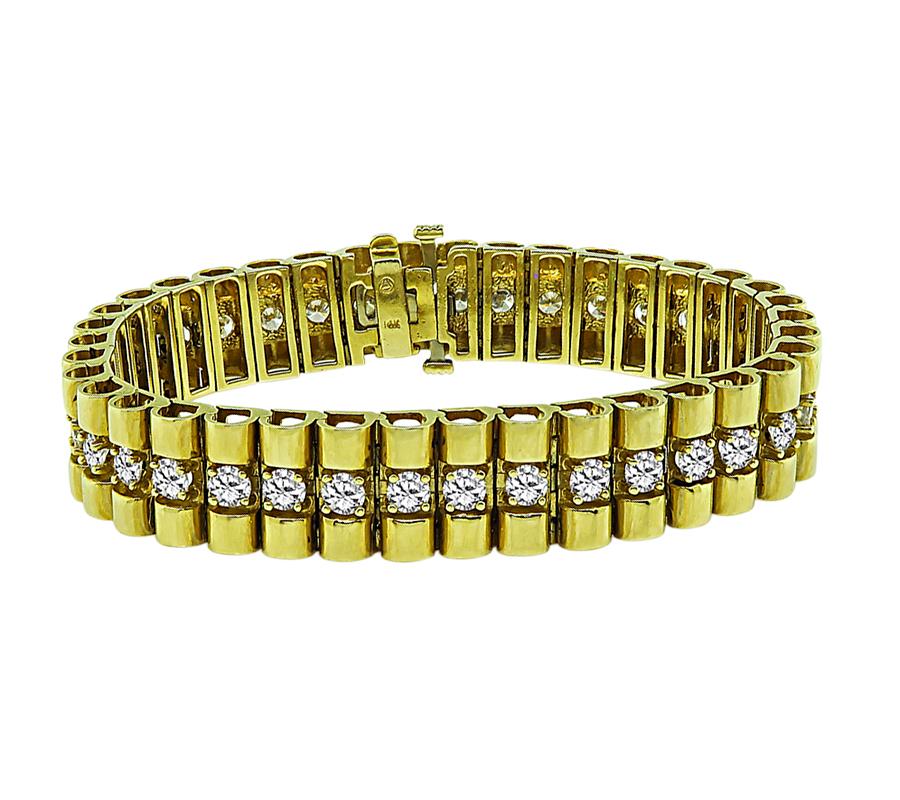 Round Cut 5.70ct Diamond Gold Bracelet For Sale