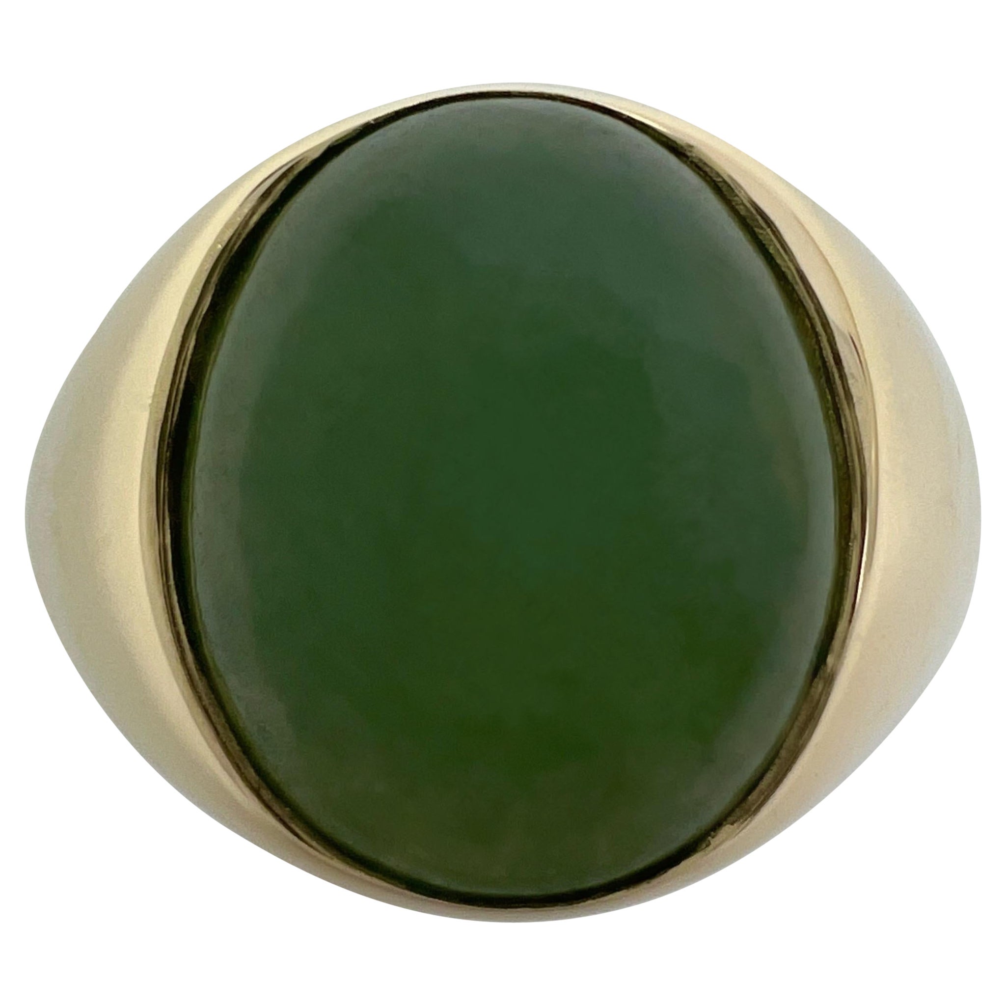 Bague de signalisation ovale en or jaune non traité avec jadéite de 5,70 carats certifiée par le GIA, de qualité A