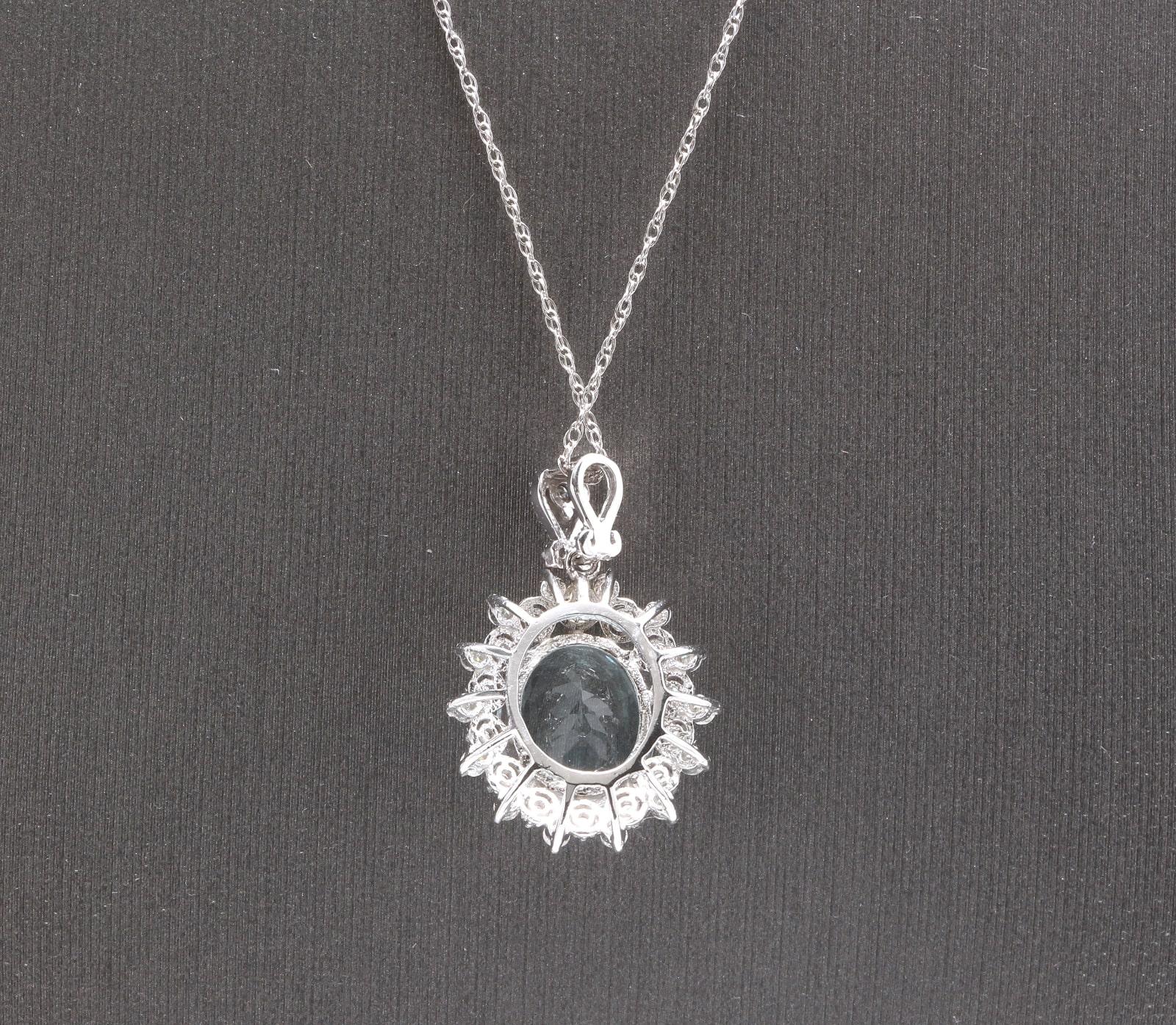 Mixed Cut 5.70Ct Natural Aquamarine and Diamond 14K Solid White Gold Necklace For Sale