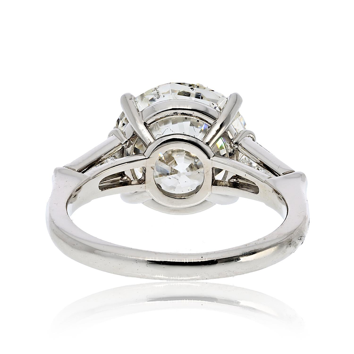 5.70ctt Round Cut Diamond Engagement Ring GIA I Color SI1 Clarity Triple Ex Excellent état - En vente à New York, NY