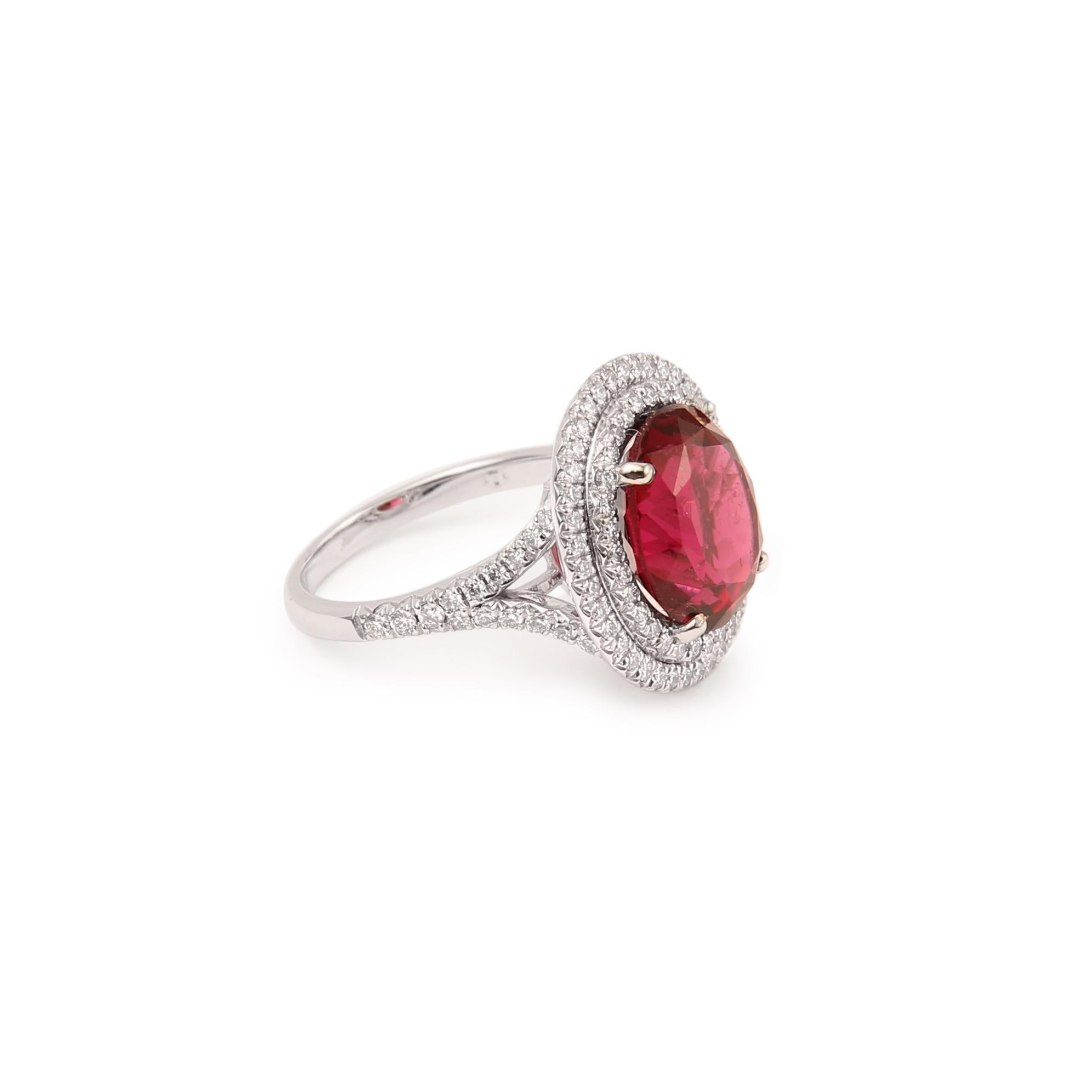 Beautiful modern pompadour in white gold set with a large rubellite and a diamond paving.

Rubellite weight: 5.71 carats

Rubellite size: 12.0 x 10.5 x 6.7 mm (0.47 x 0.39 x 0.24 inch)

Total weight of the diamonds: 0.71 carats

Ring's dimensions :