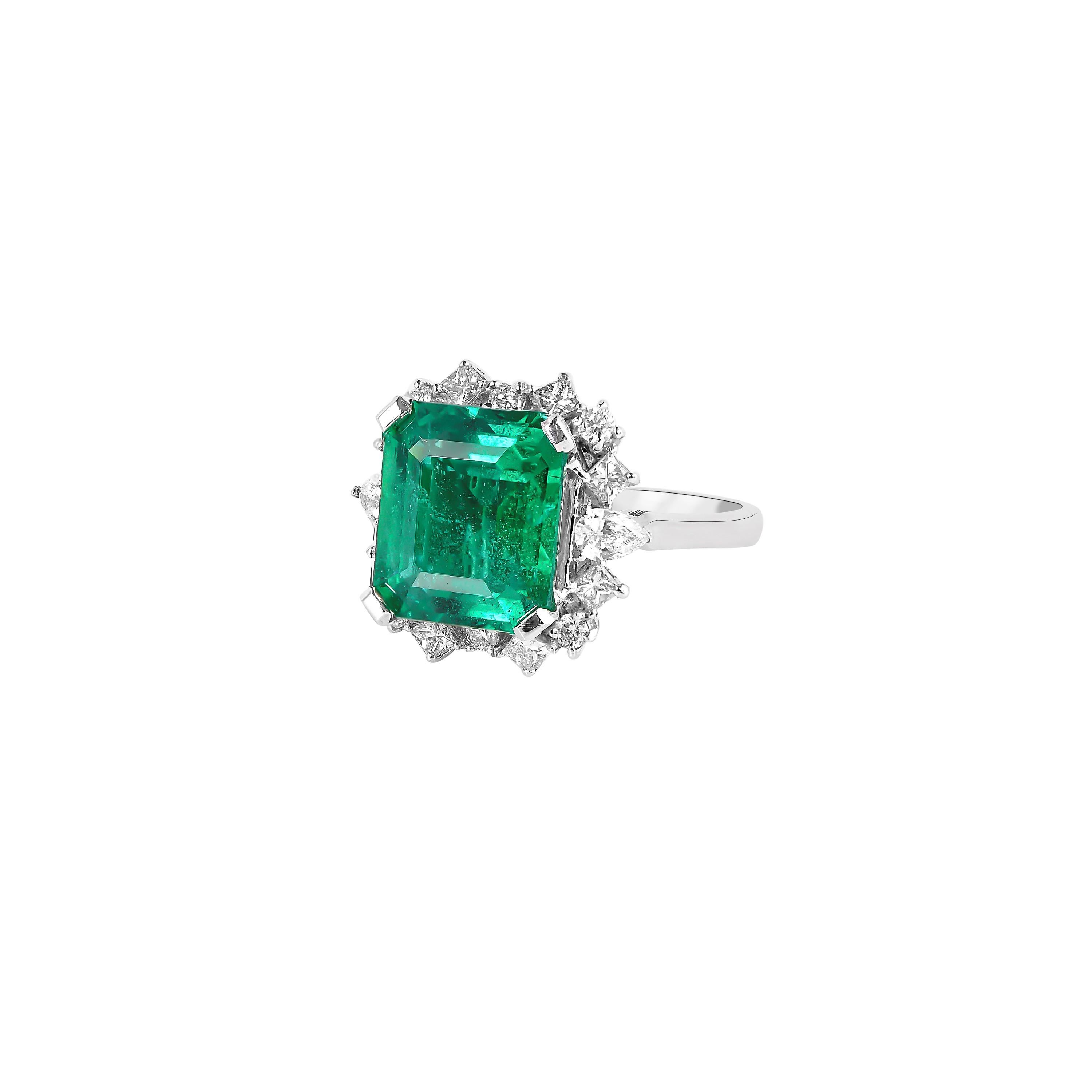 Contemporary GRS Certified 5.7 Carat Zambian Emerald & Diamond Ring in 18 Karat White Gold  For Sale