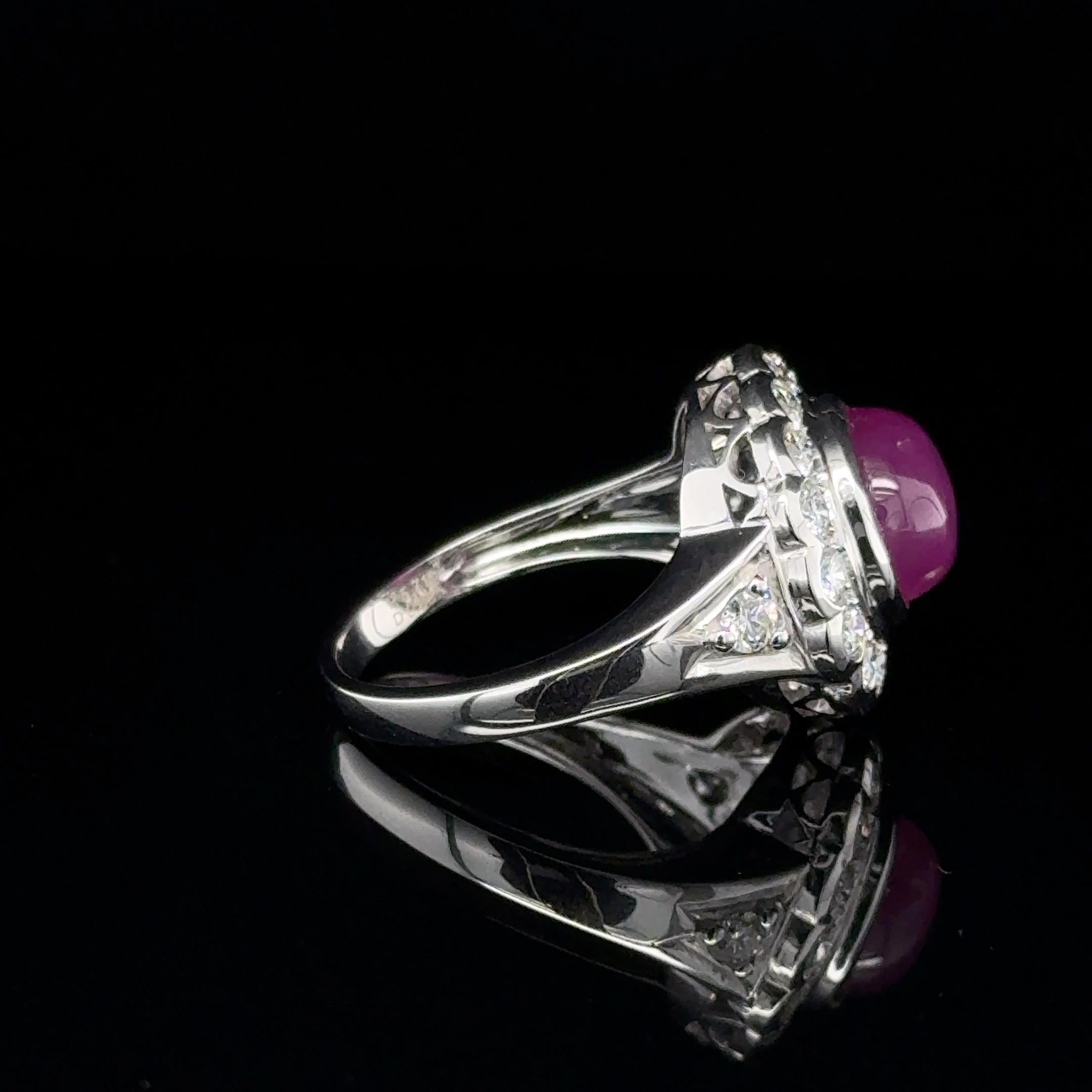 5.71Ct unheated Burmese Cabochon Star Ruby & diamond cluster ring 18k white gold In New Condition For Sale In London, GB