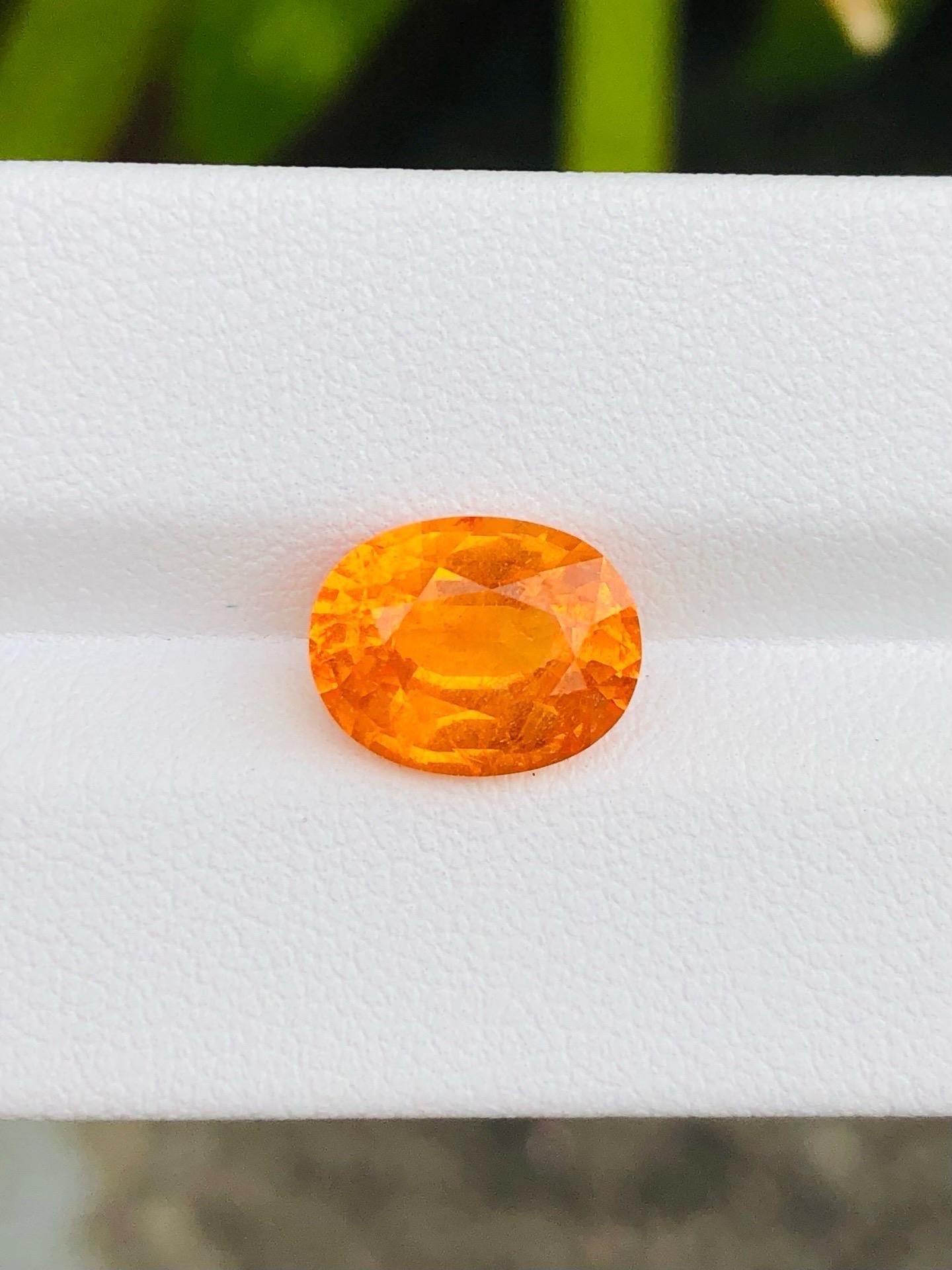 5,71 Karat fein geschliffener Spessatite Granat orangefarbener Farbe Auge klare Klarheit für Damen oder Herren im Angebot