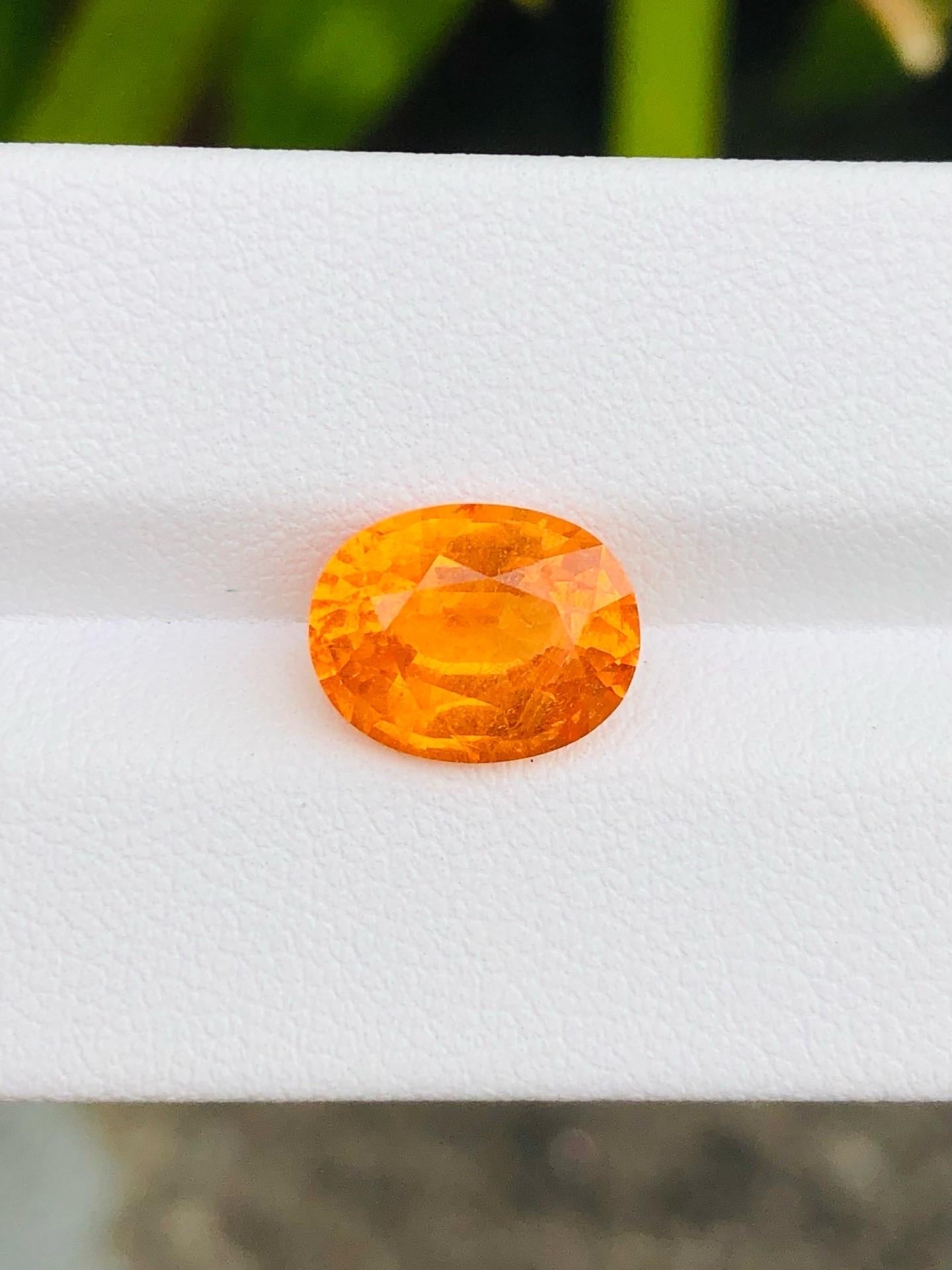 5,71 Karat fein geschliffener Spessatite Granat orangefarbener Farbe Auge klare Klarheit im Angebot 1