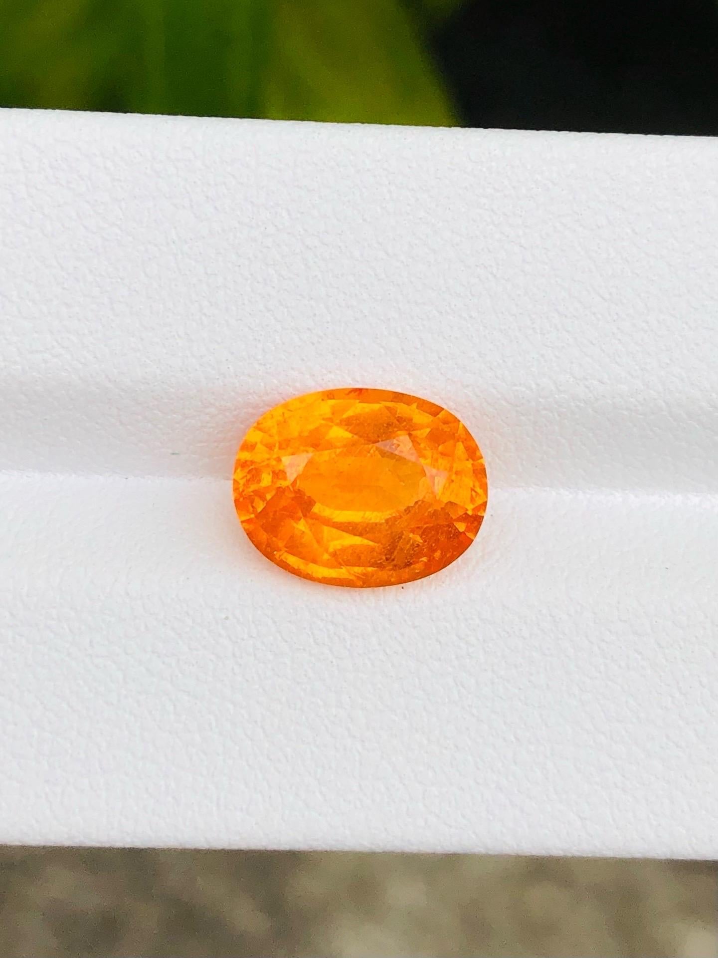 5,71 Karat fein geschliffener Spessatite Granat orangefarbener Farbe Auge klare Klarheit im Angebot 3