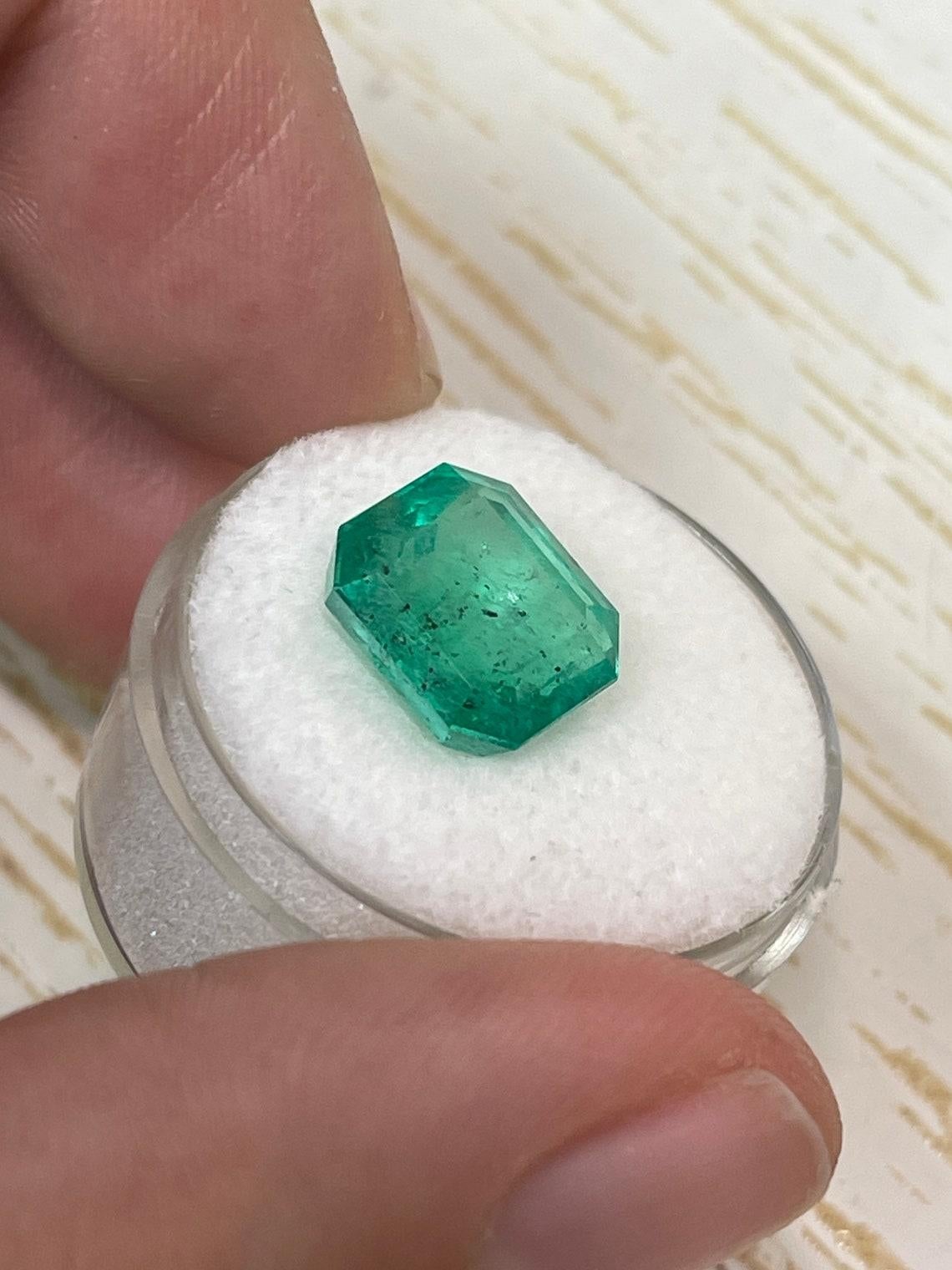 Taglio smeraldo 5,72 Carati 11x10,5 Smeraldo colombiano della foresta lentigginosa - Taglio Asscher Verde Muzo in vendita