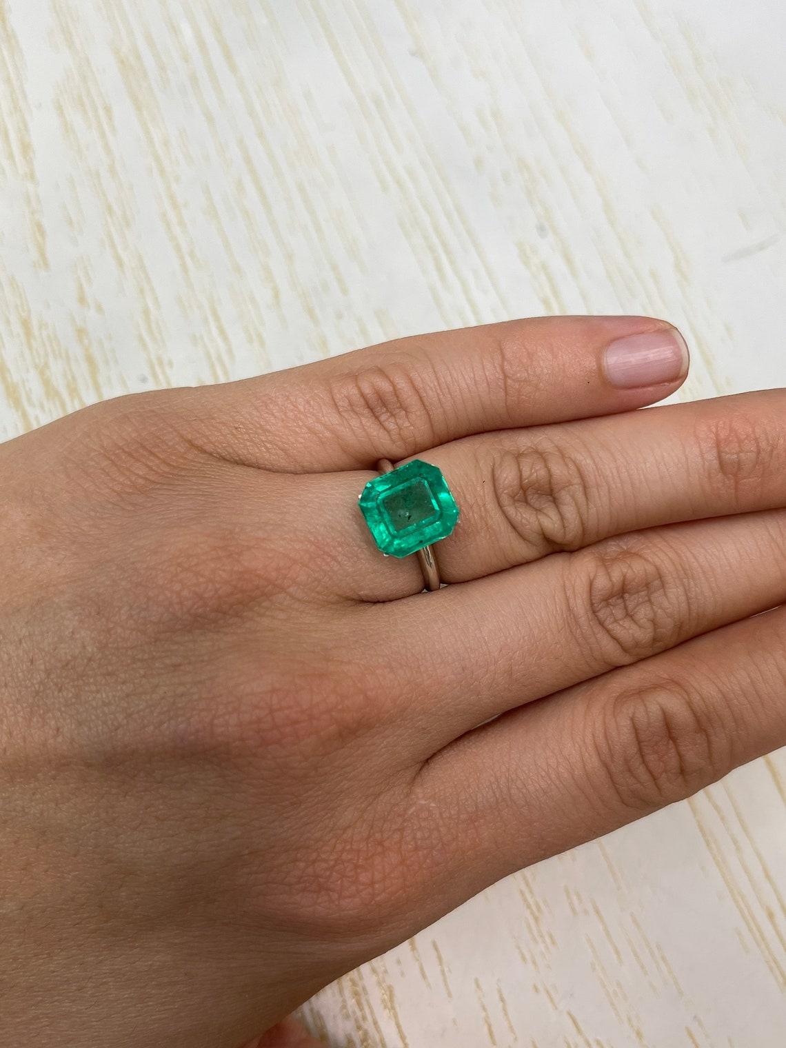 5,72 Carati 11x10,5 Smeraldo colombiano della foresta lentigginosa - Taglio Asscher Verde Muzo in vendita 3