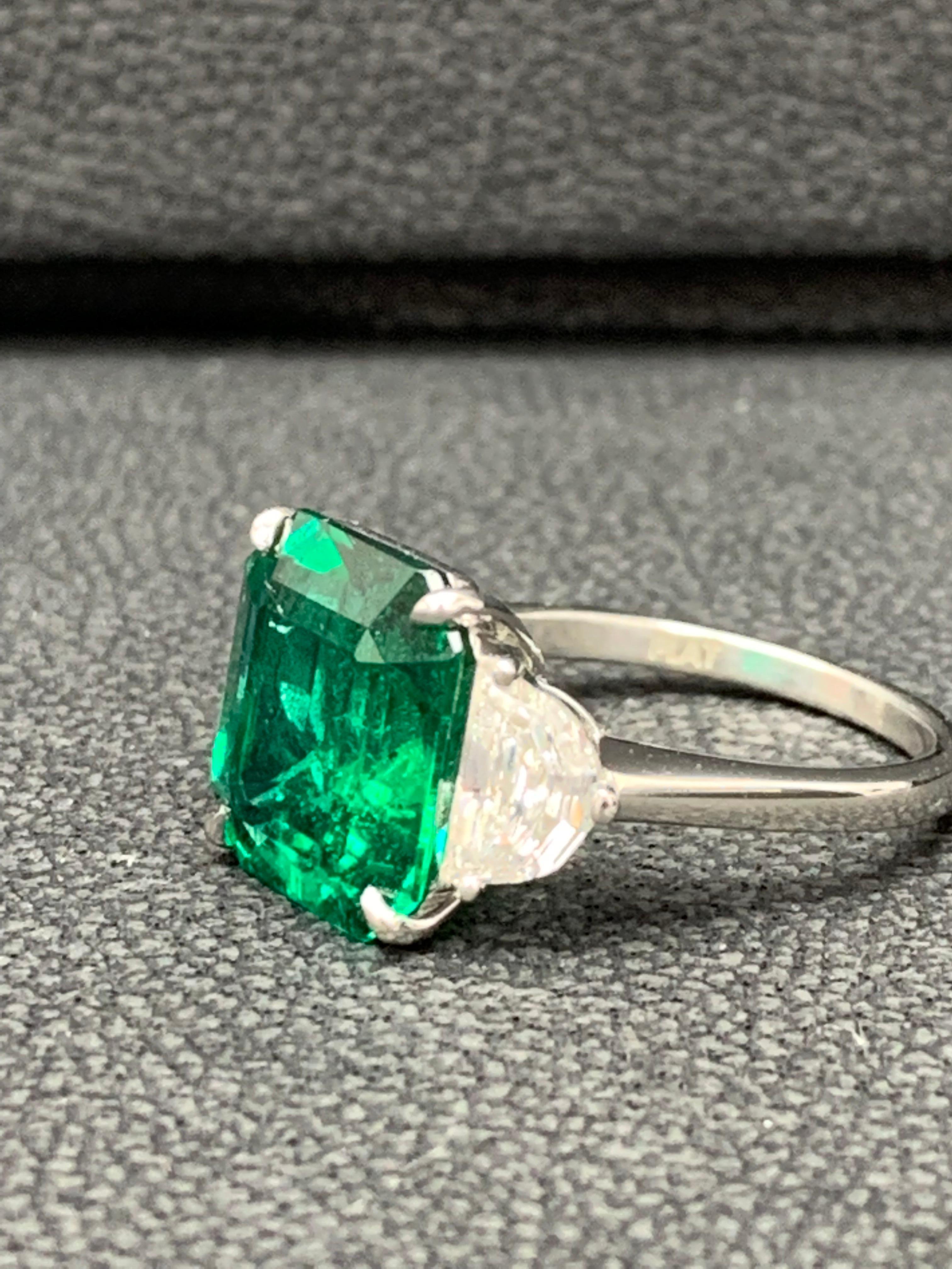 5.72 Carat Emerald and Diamond Three-Stone Engagement Ring in Platinum In New Condition For Sale In NEW YORK, NY