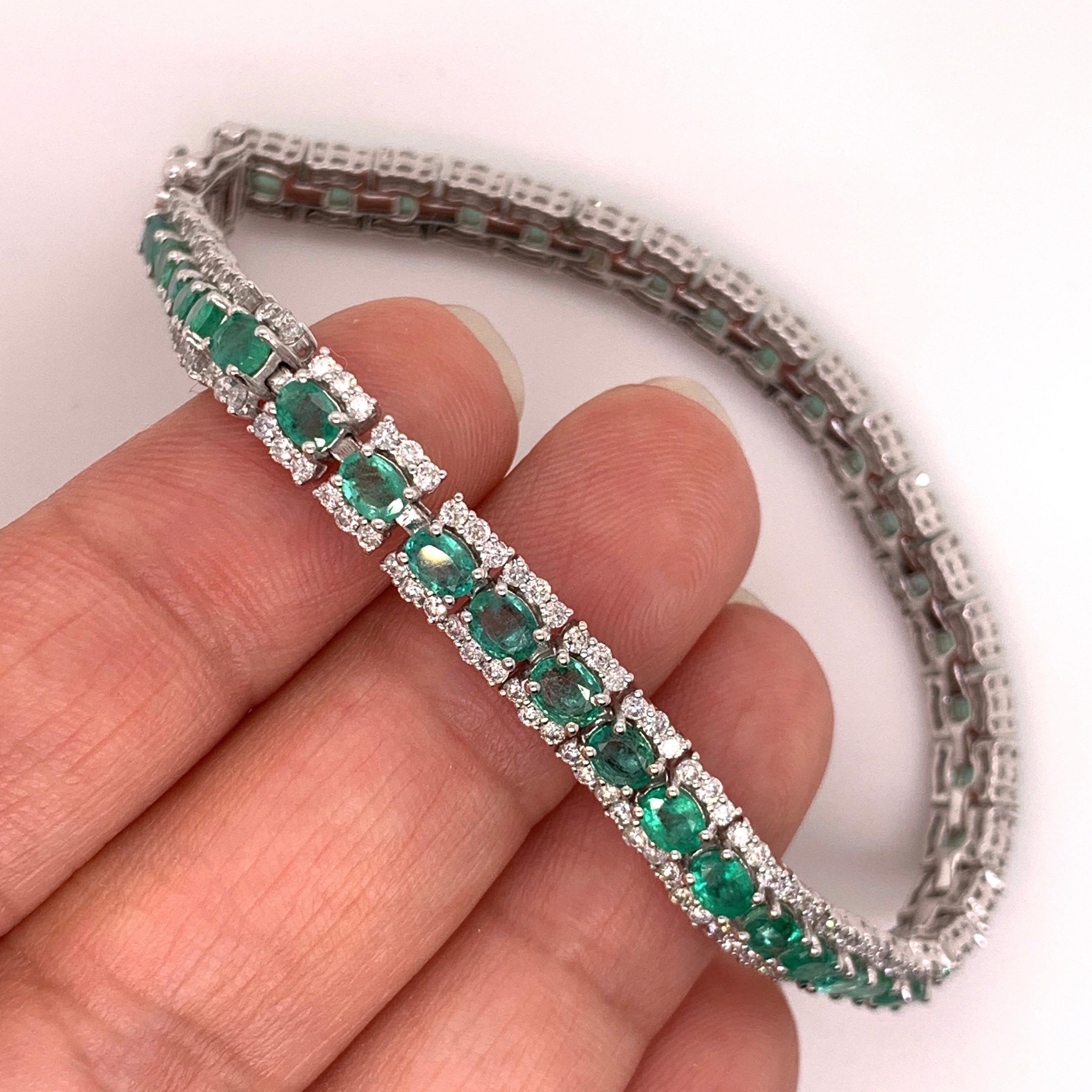 Oval Cut 5.72 Carat Emerald Bangle Bracelet