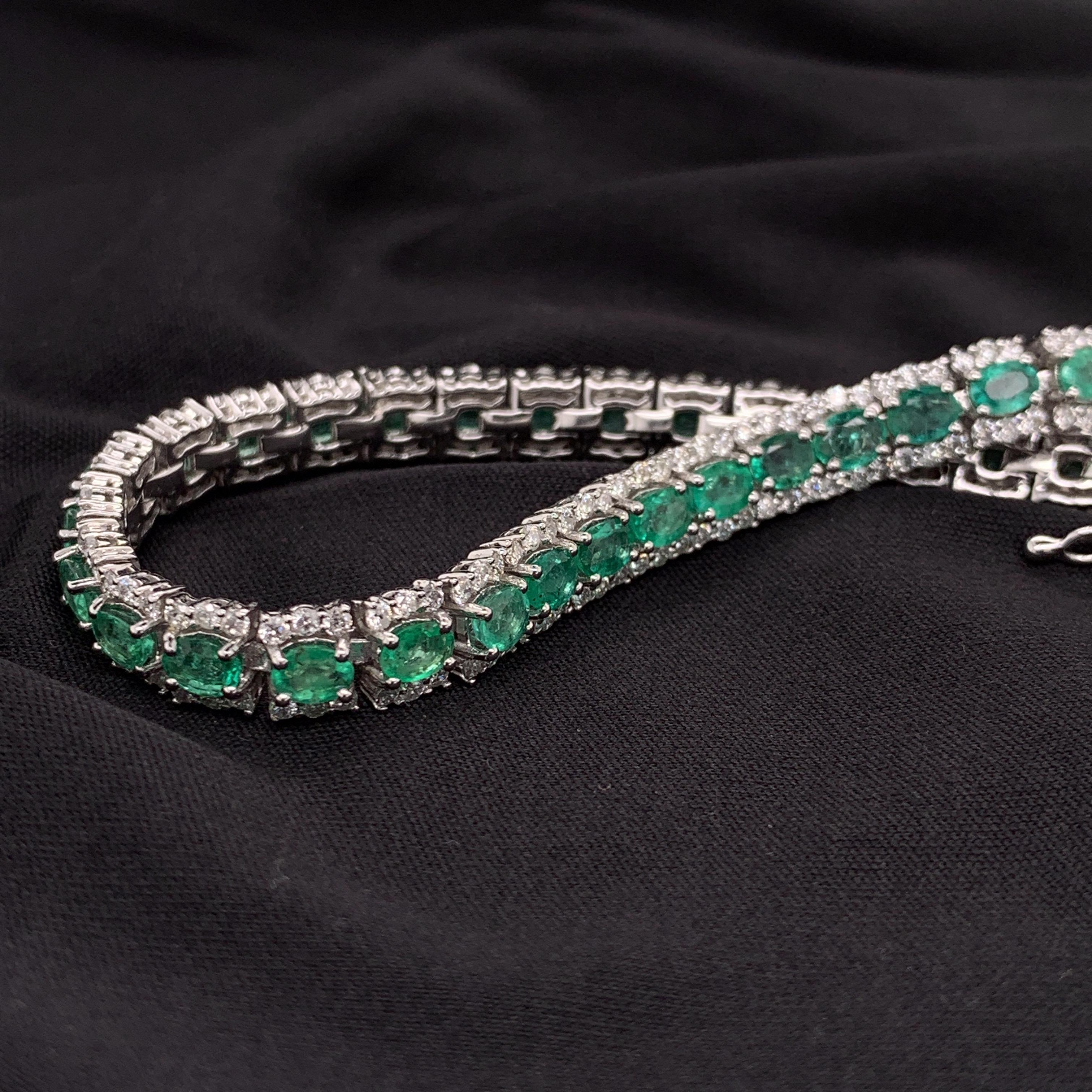 5.72 Carat Emerald Bangle Bracelet 1